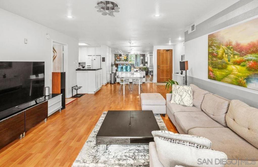 Detail Gallery Image 3 of 23 For 850  State St  114, San Diego,  CA 92101 - 2 Beds | 2 Baths