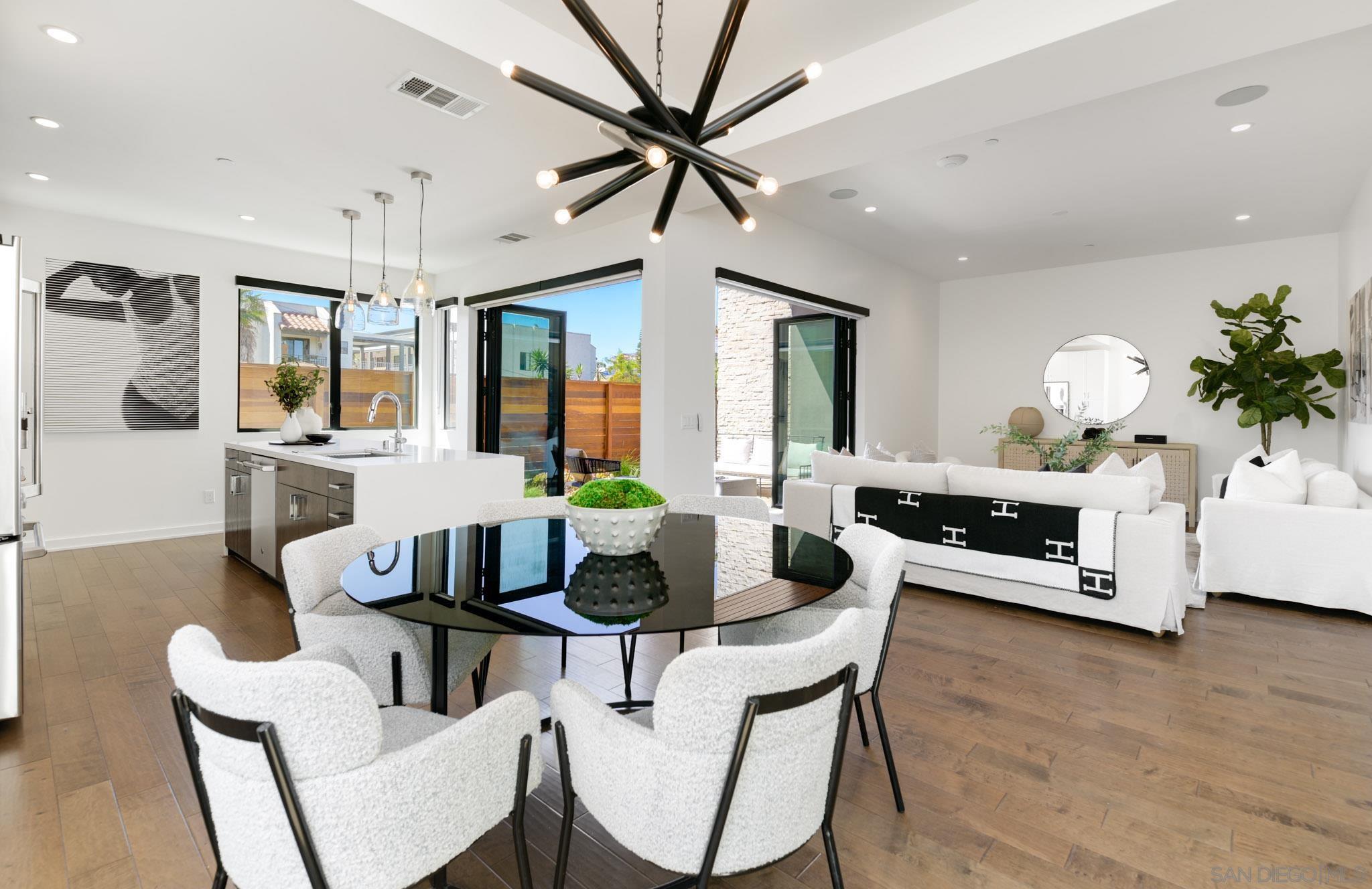 Front Image Thumbnail for SD250038788