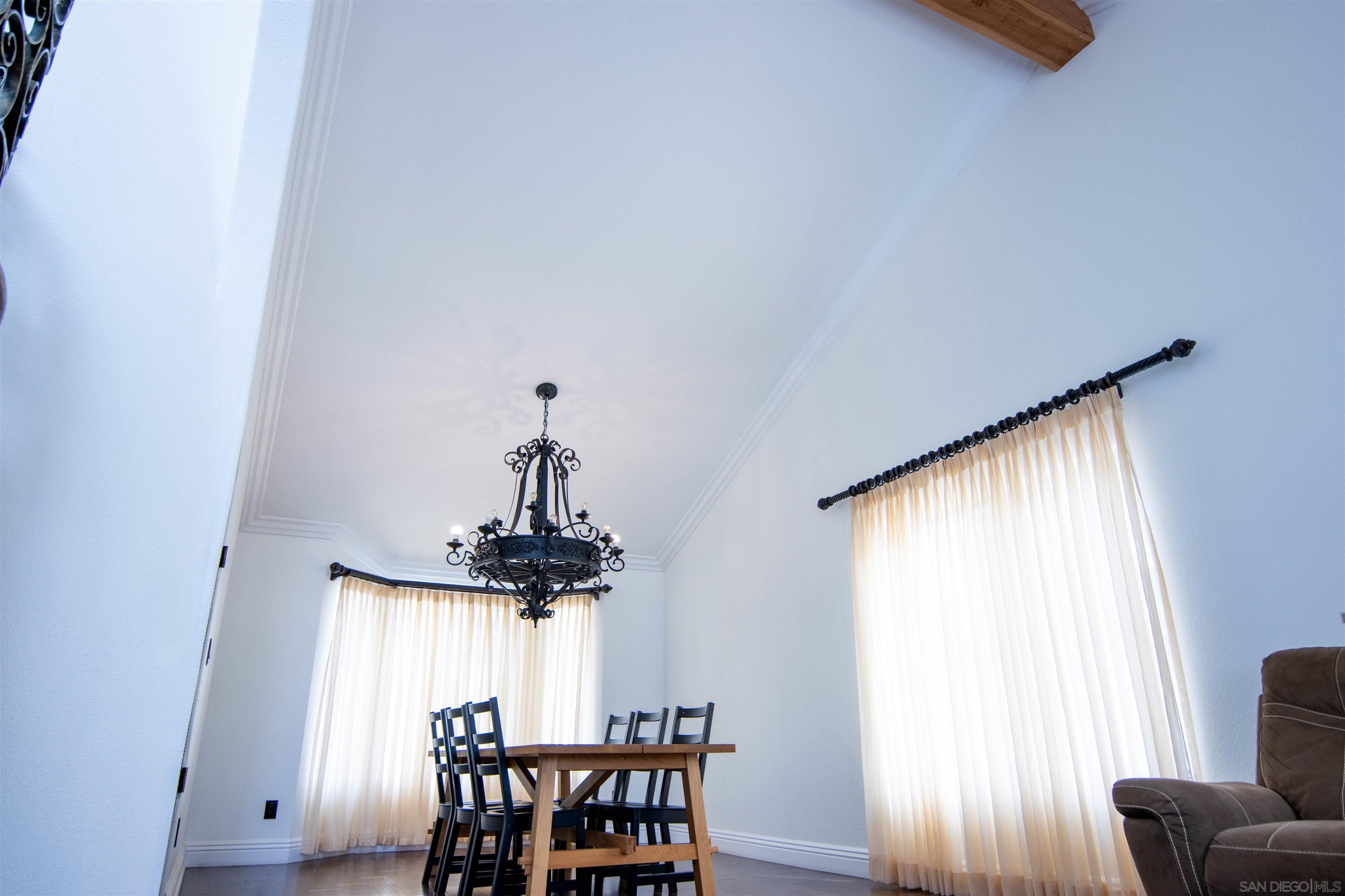 Detail Gallery Image 13 of 31 For 1713  Cameo Drive, Vista,  CA 92083 - 4 Beds | 3 Baths