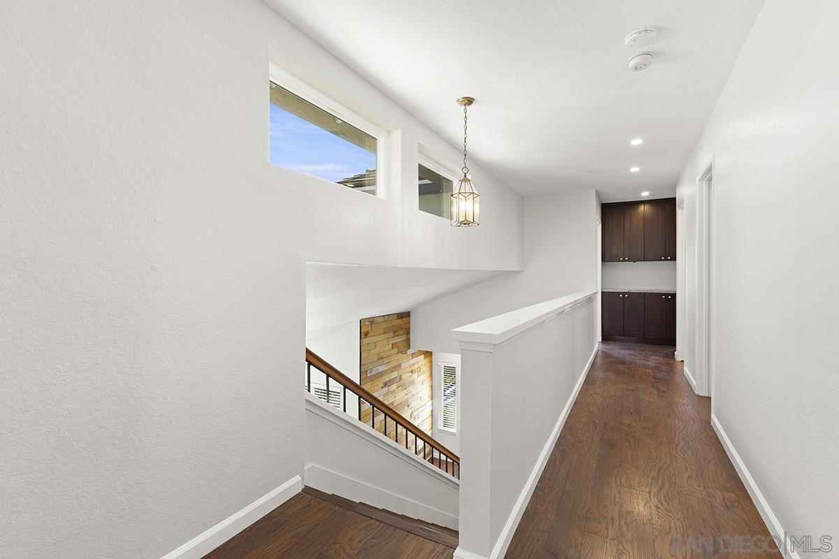 Detail Gallery Image 19 of 34 For 4041  Tynebourne Cir, San Diego,  CA 92130 - 4 Beds | 2/1 Baths