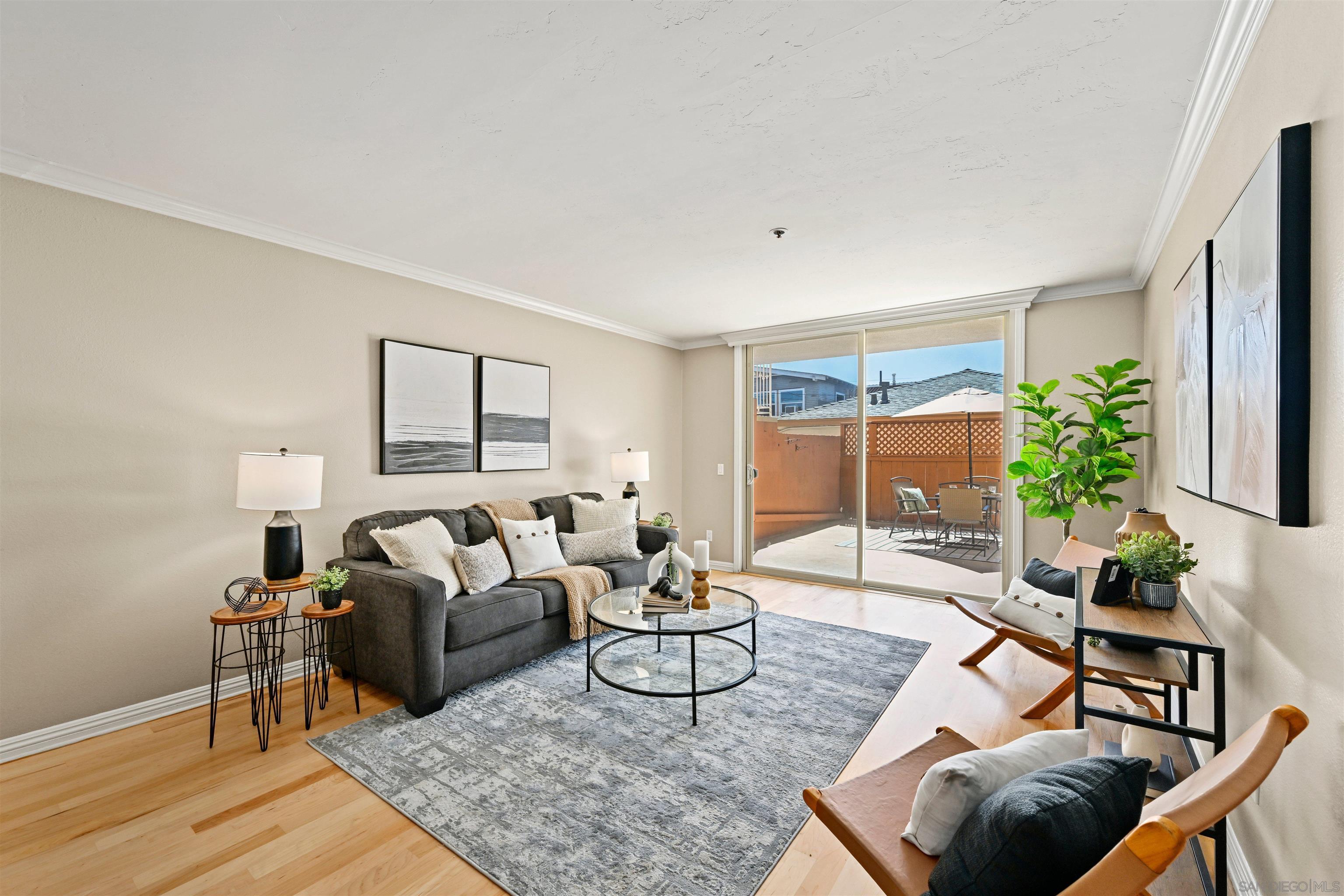 Front Image Thumbnail for SD250038819