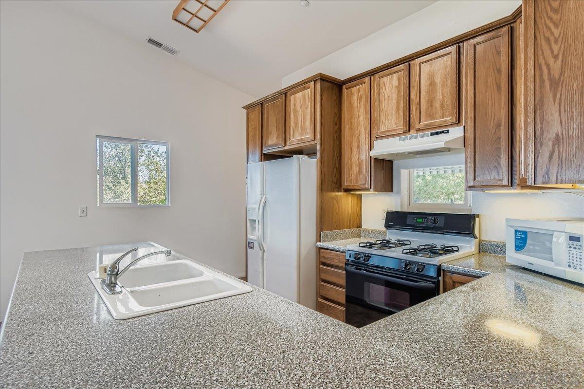 Detail Gallery Image 12 of 47 For 13622  Coyote Vista Way, Jamul,  CA 91935 - 3 Beds | 2/1 Baths