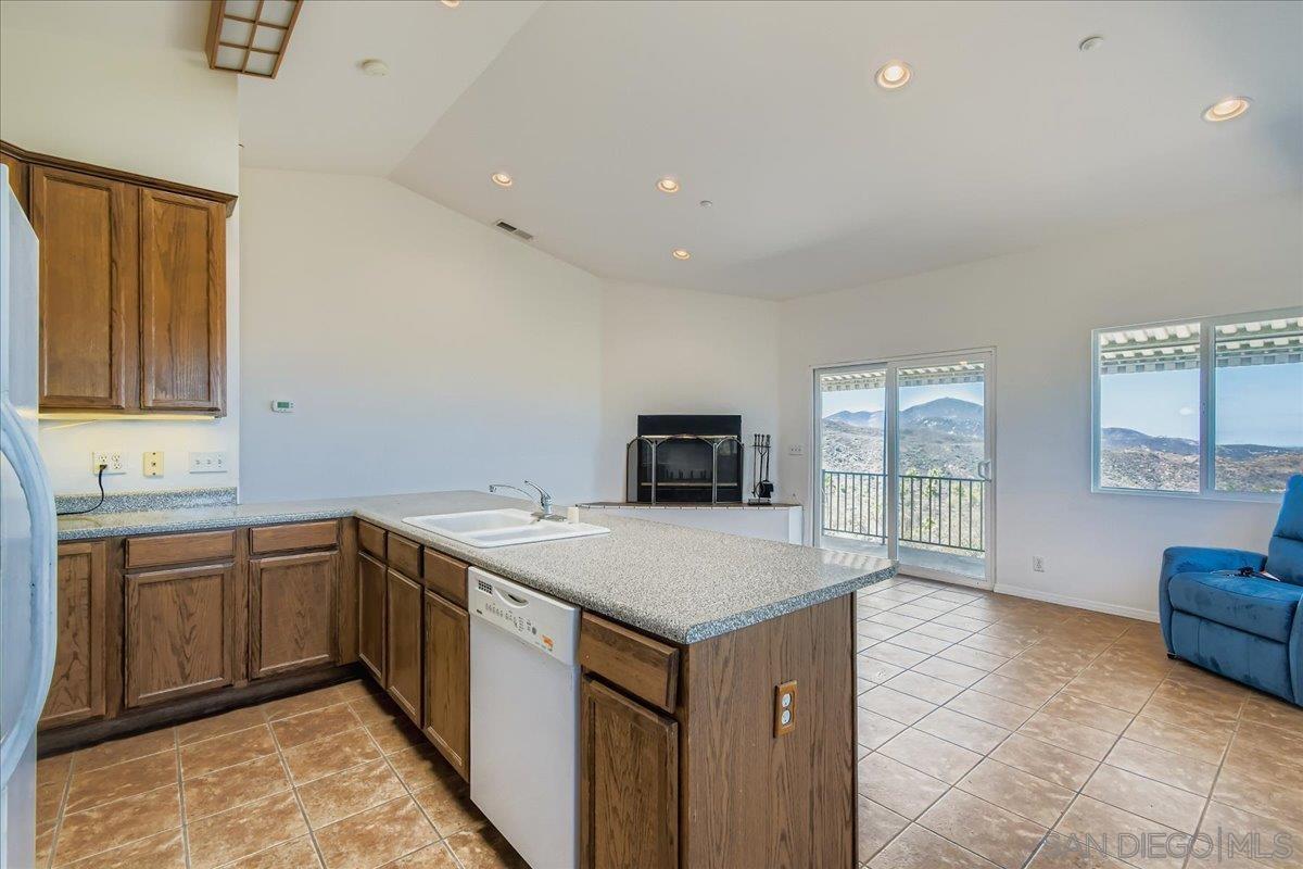 Detail Gallery Image 13 of 47 For 13622  Coyote Vista Way, Jamul,  CA 91935 - 3 Beds | 2/1 Baths