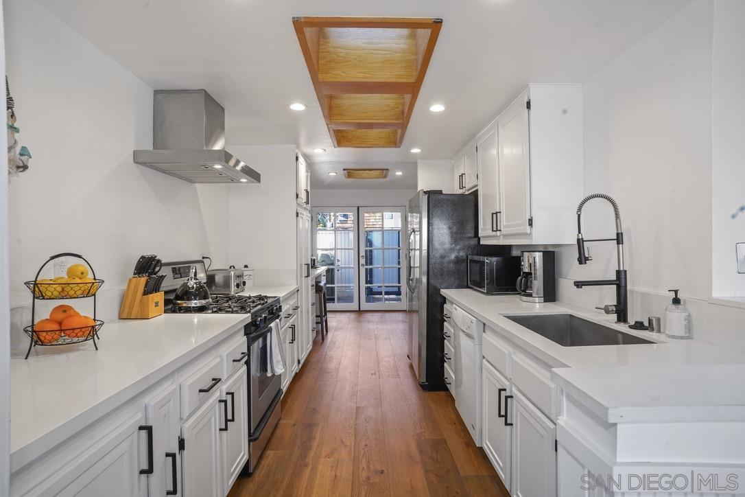 Detail Gallery Image 11 of 49 For 13053  Caminito Del Rocio, Del Mar,  CA 92014 - 3 Beds | 3/1 Baths