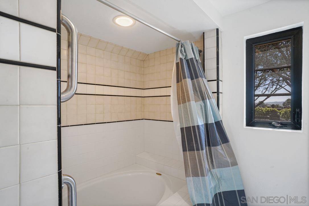 Detail Gallery Image 37 of 49 For 13053  Caminito Del Rocio, Del Mar,  CA 92014 - 3 Beds | 3/1 Baths