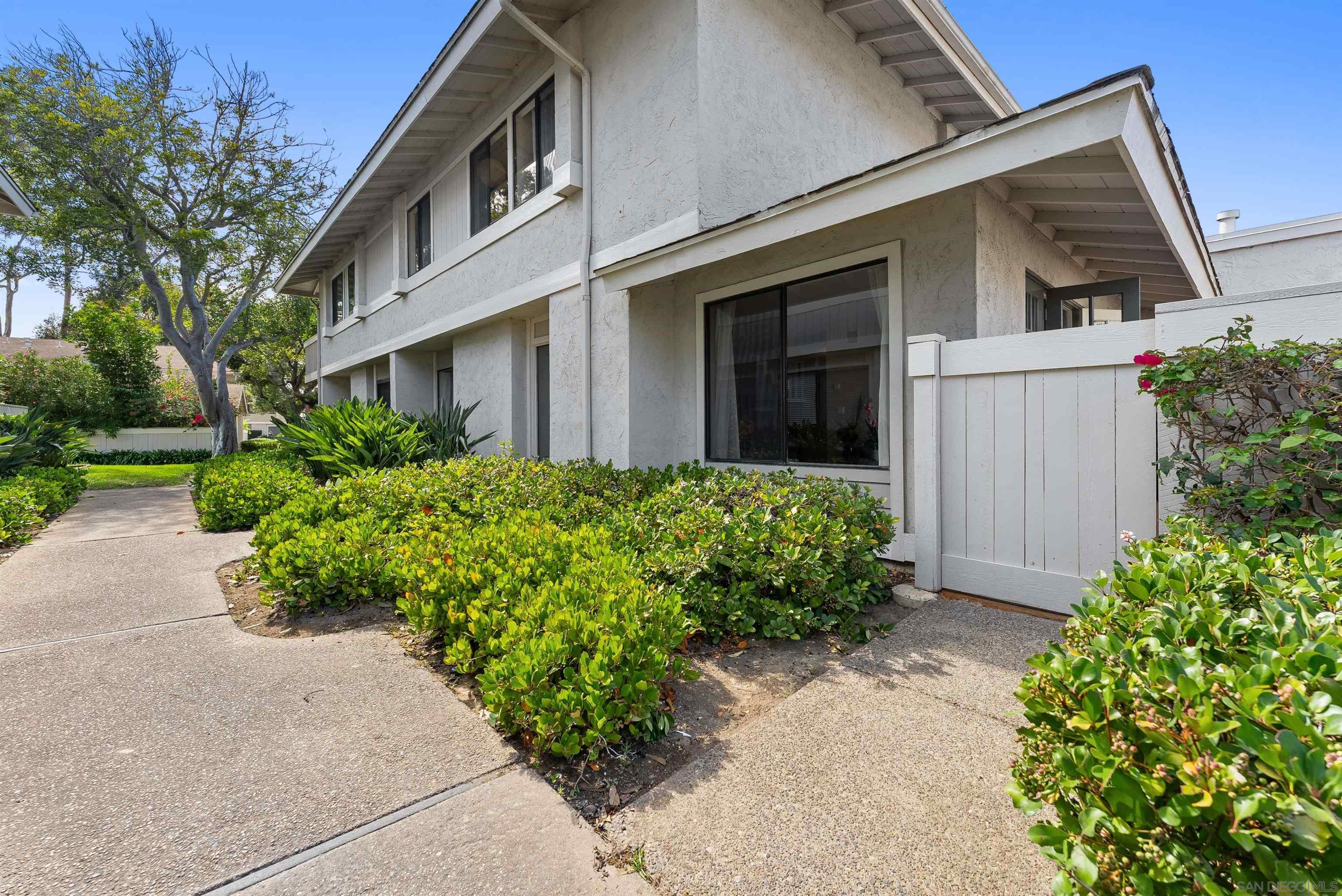 Front Image Thumbnail for SD250038855