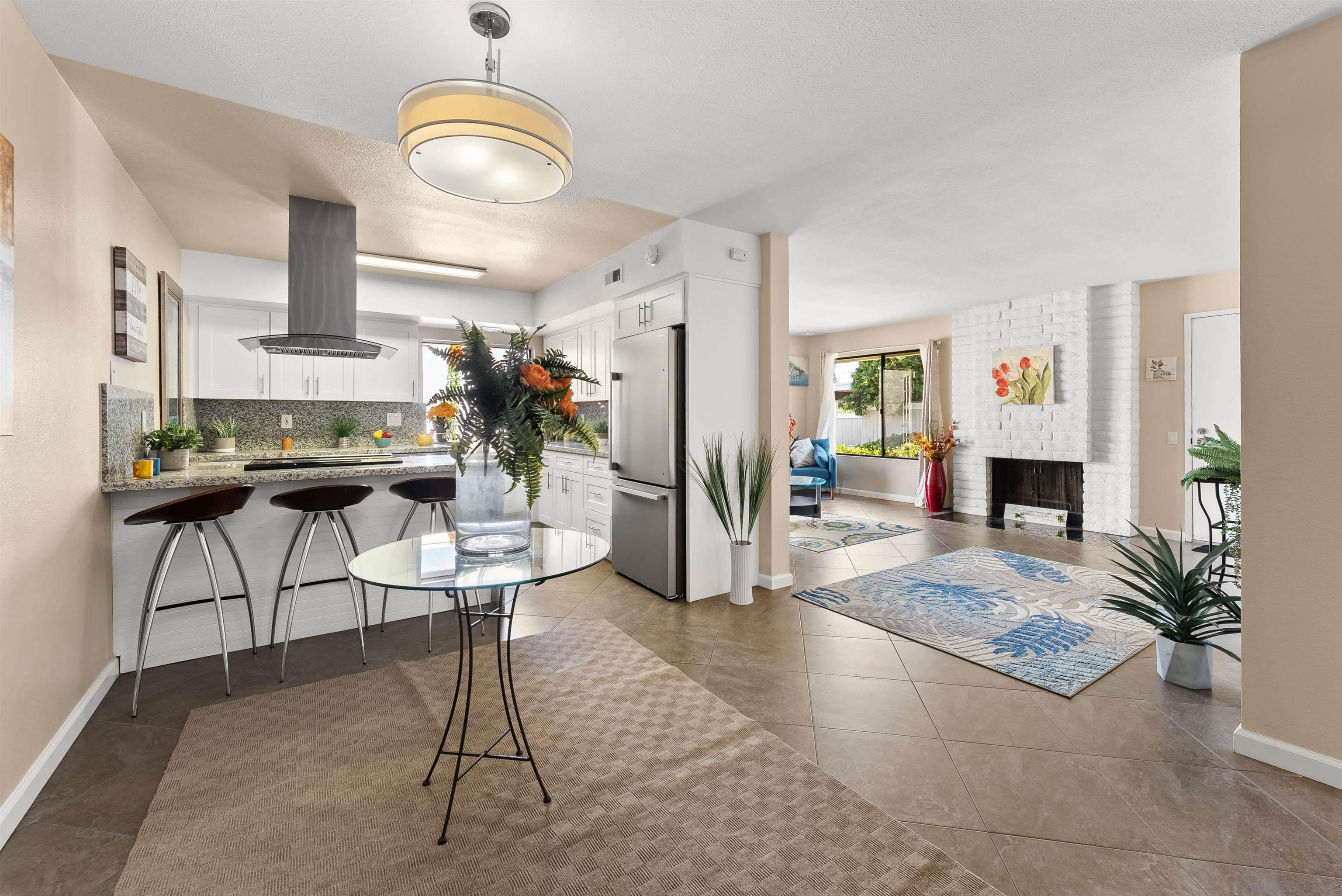 Detail Gallery Image 7 of 29 For 3965  Camino Lindo, San Diego,  CA 92122 - 4 Beds | 2 Baths