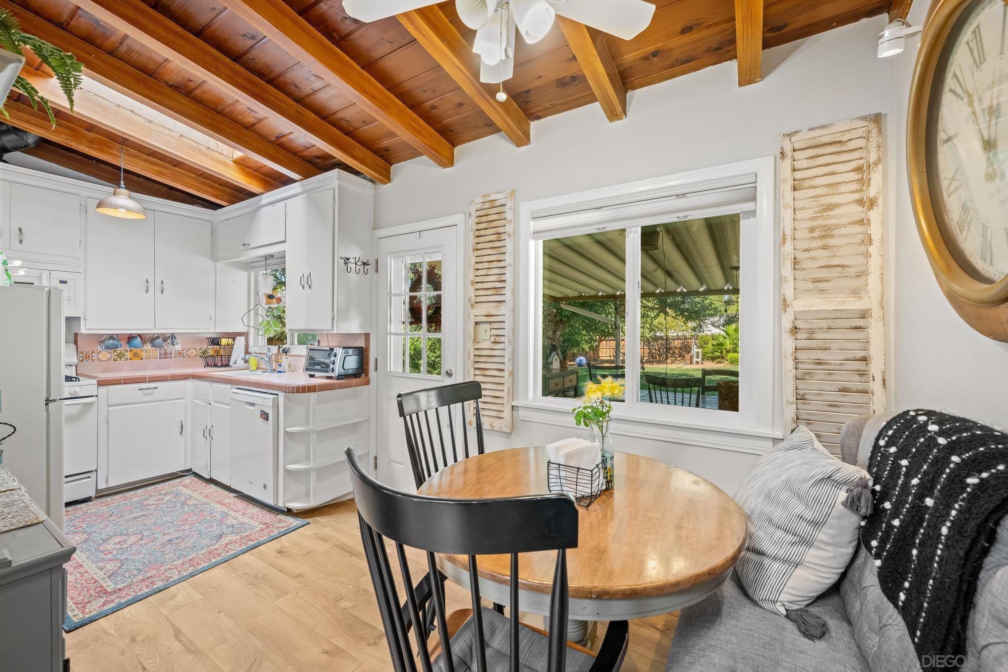 Front Image Thumbnail for SD250038946