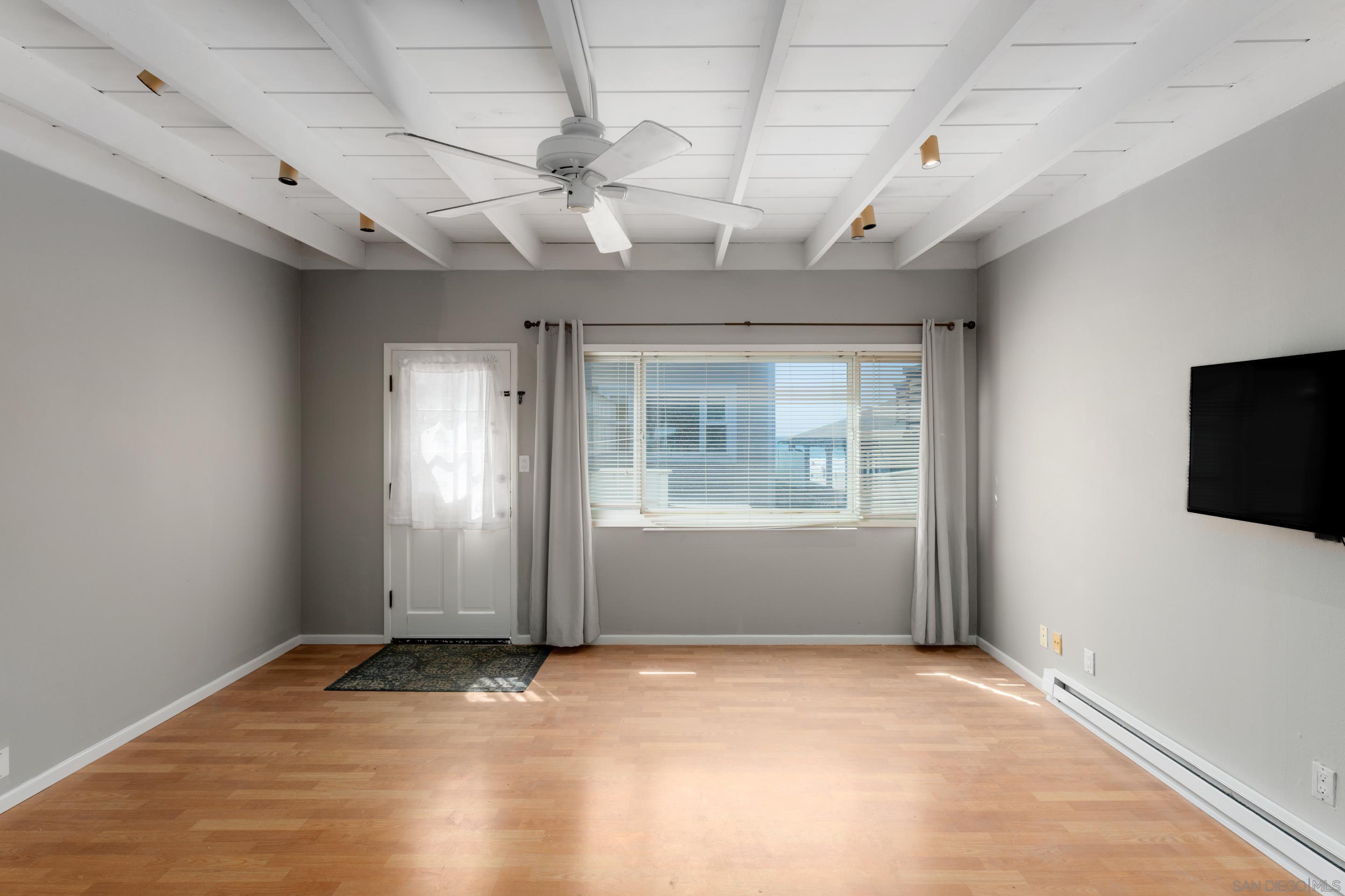 Detail Gallery Image 19 of 37 For 1834-1836  Ocean Front, Del Mar,  CA 92014 - 6 Beds | 4/1 Baths