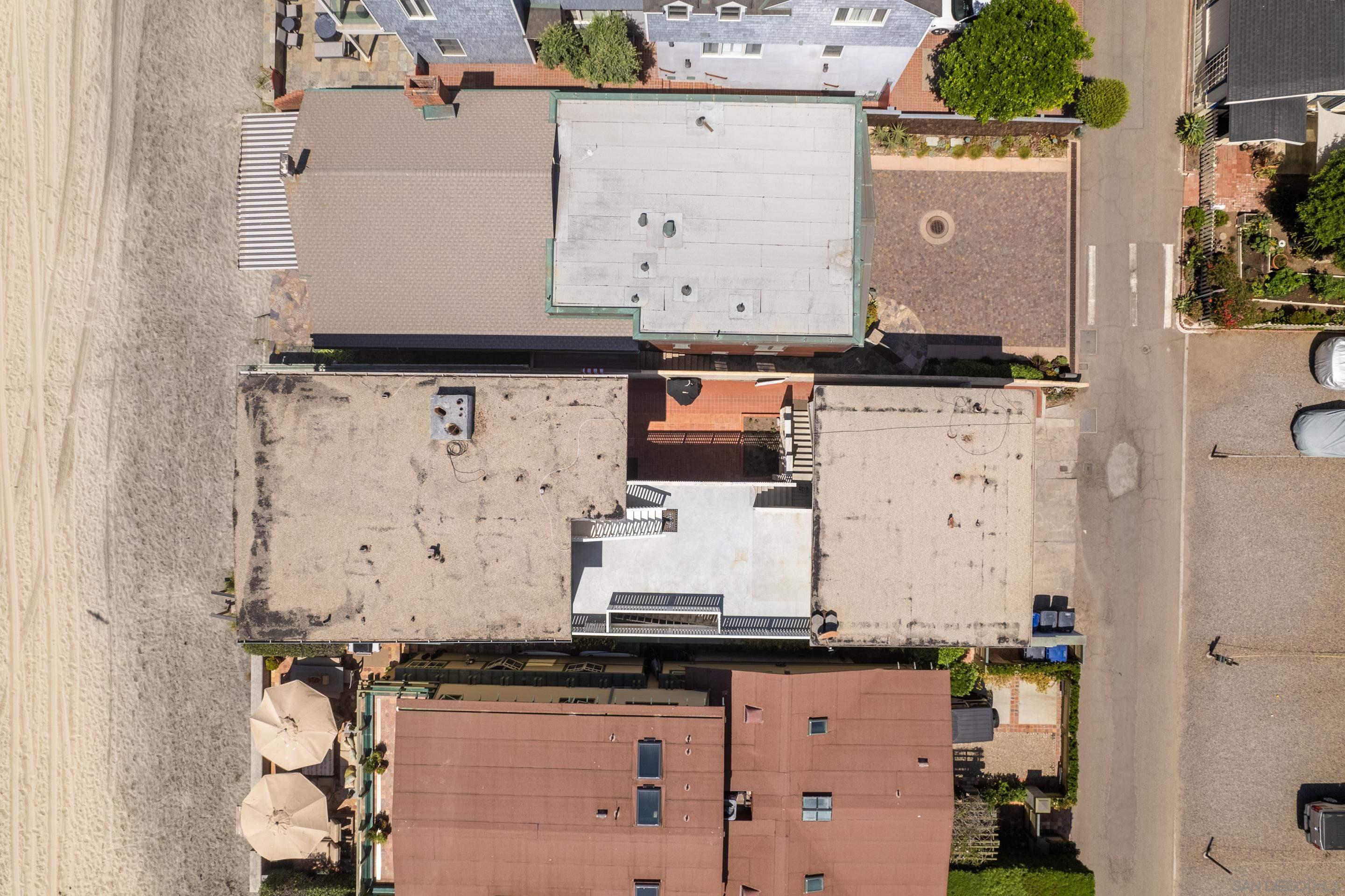 Detail Gallery Image 27 of 37 For 1834-1836  Ocean Front, Del Mar,  CA 92014 - 6 Beds | 4/1 Baths