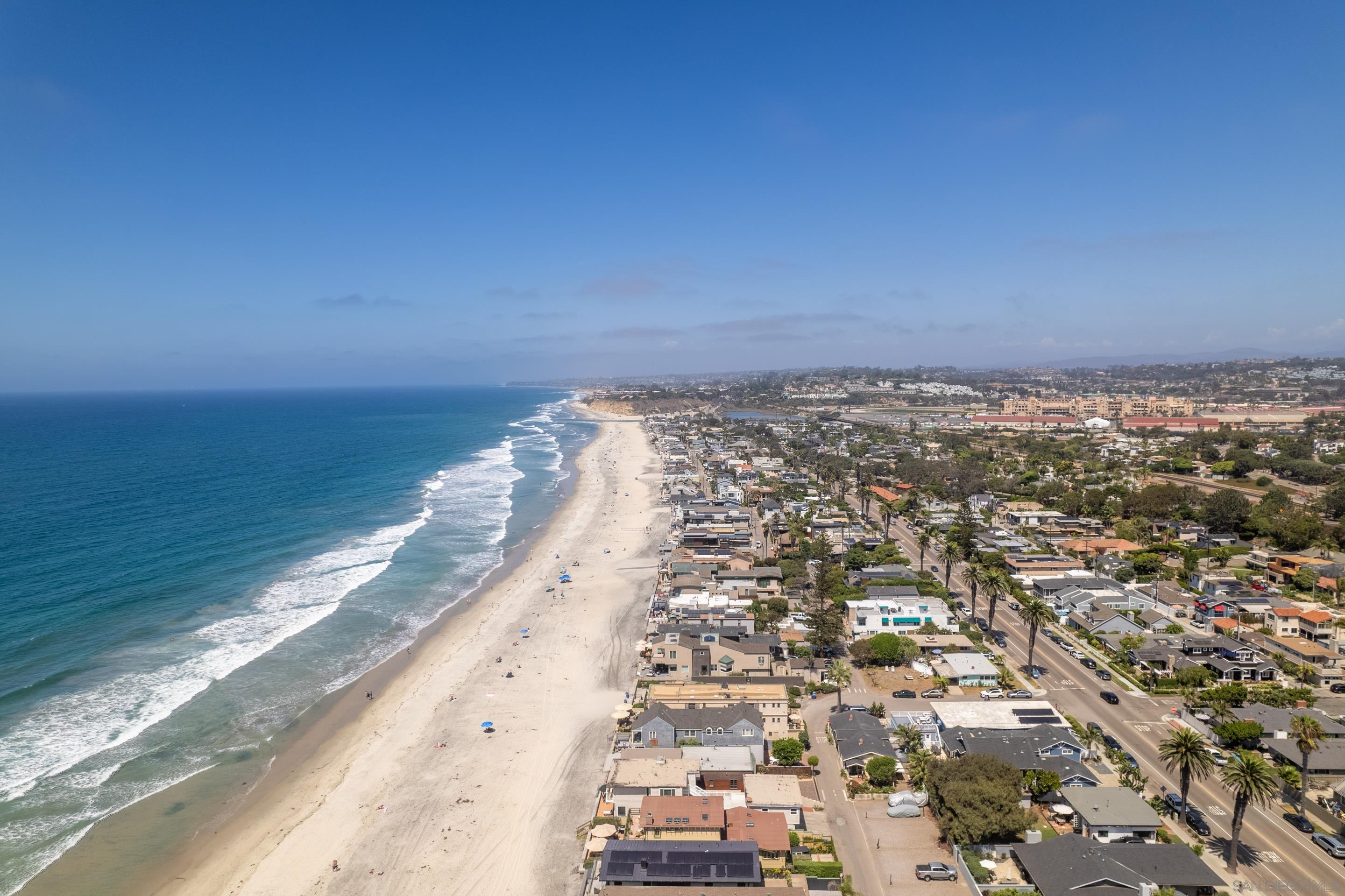 Detail Gallery Image 34 of 37 For 1834-1836  Ocean Front, Del Mar,  CA 92014 - 6 Beds | 4/1 Baths
