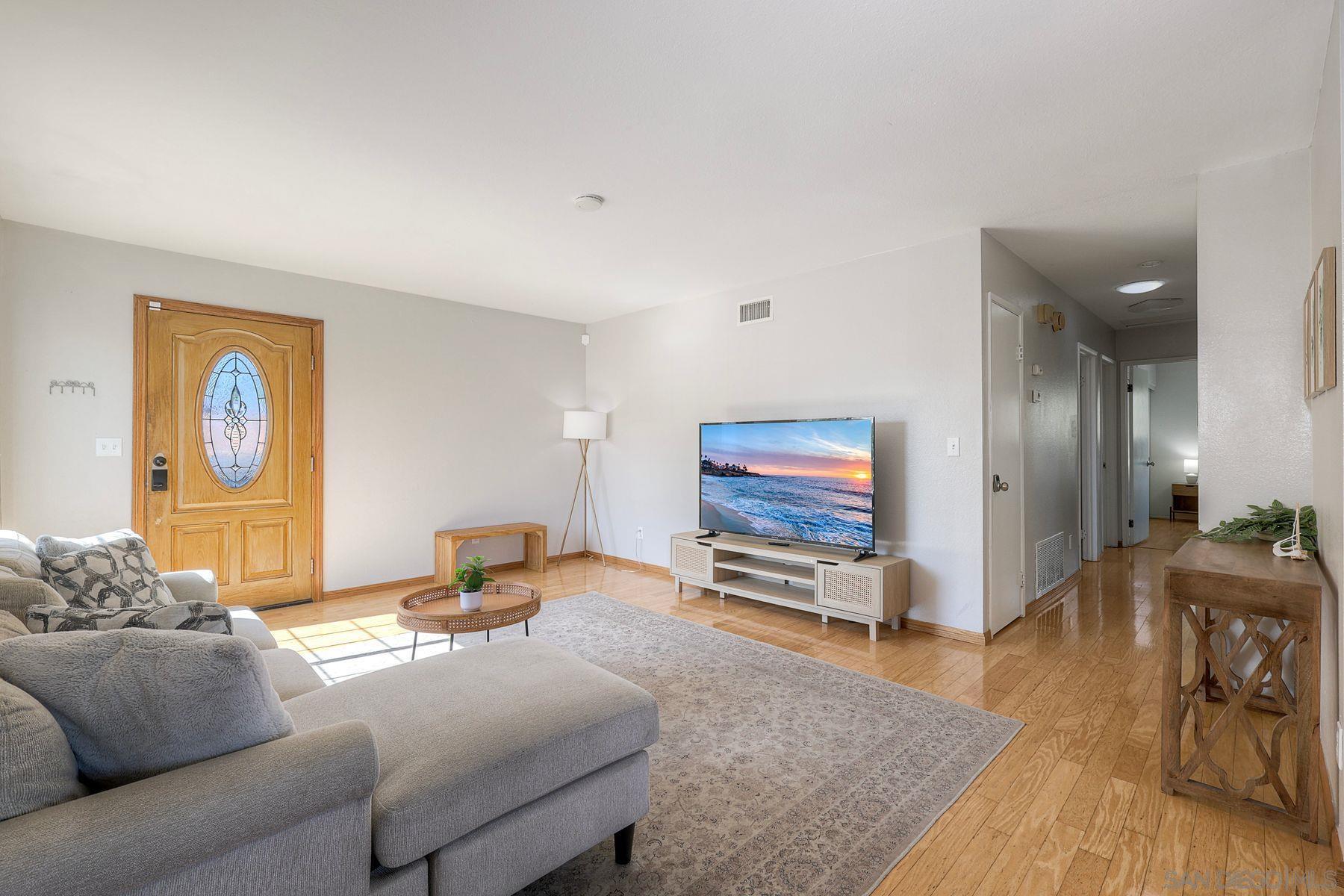 Detail Gallery Image 6 of 22 For 5091  Guava Ave, La Mesa,  CA 91942 - 3 Beds | 2 Baths