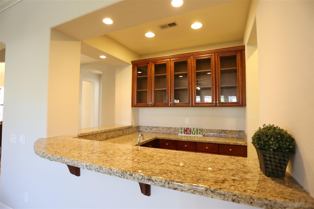 Detail Gallery Image 12 of 25 For 13121  Dressage Ln, San Diego,  CA 92130 - 6 Beds | 4/1 Baths