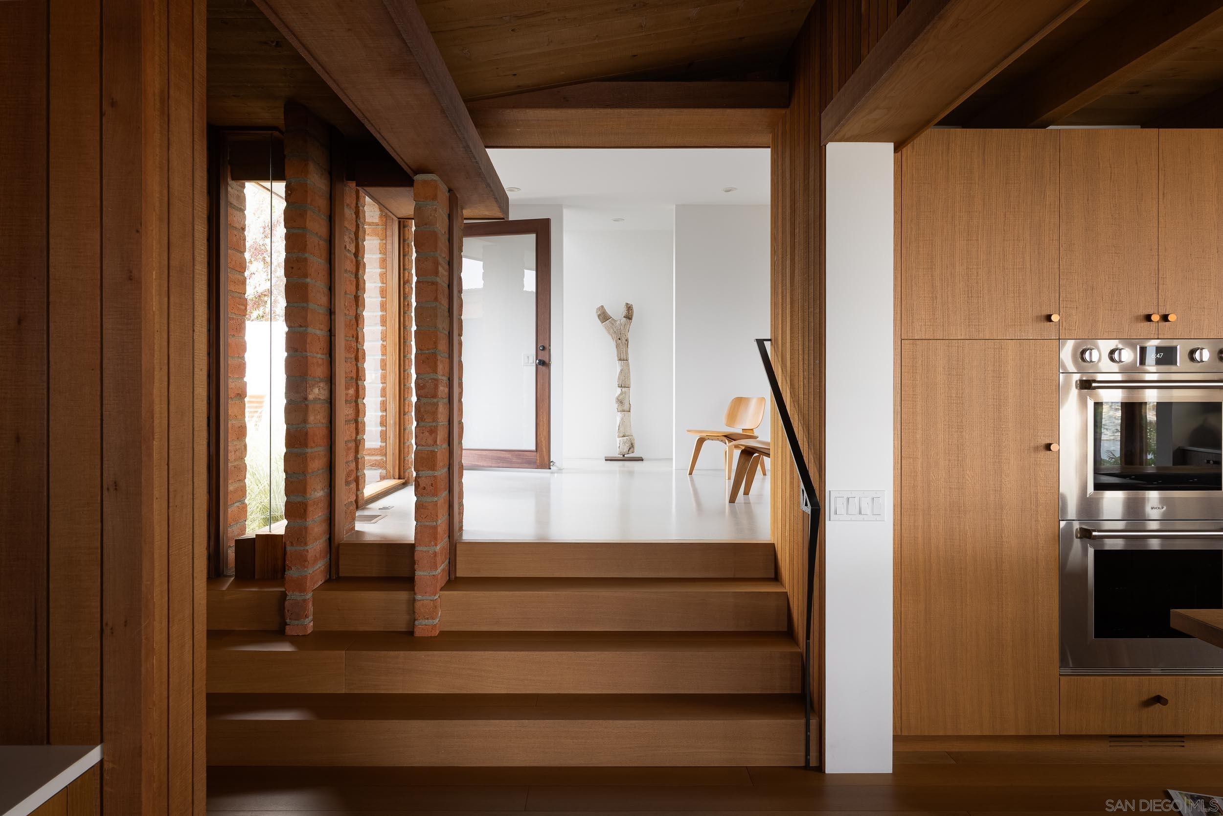 Detail Gallery Image 19 of 33 For 3016  Rogers Street, San Diego,  CA 92106 - 3 Beds | 3/1 Baths