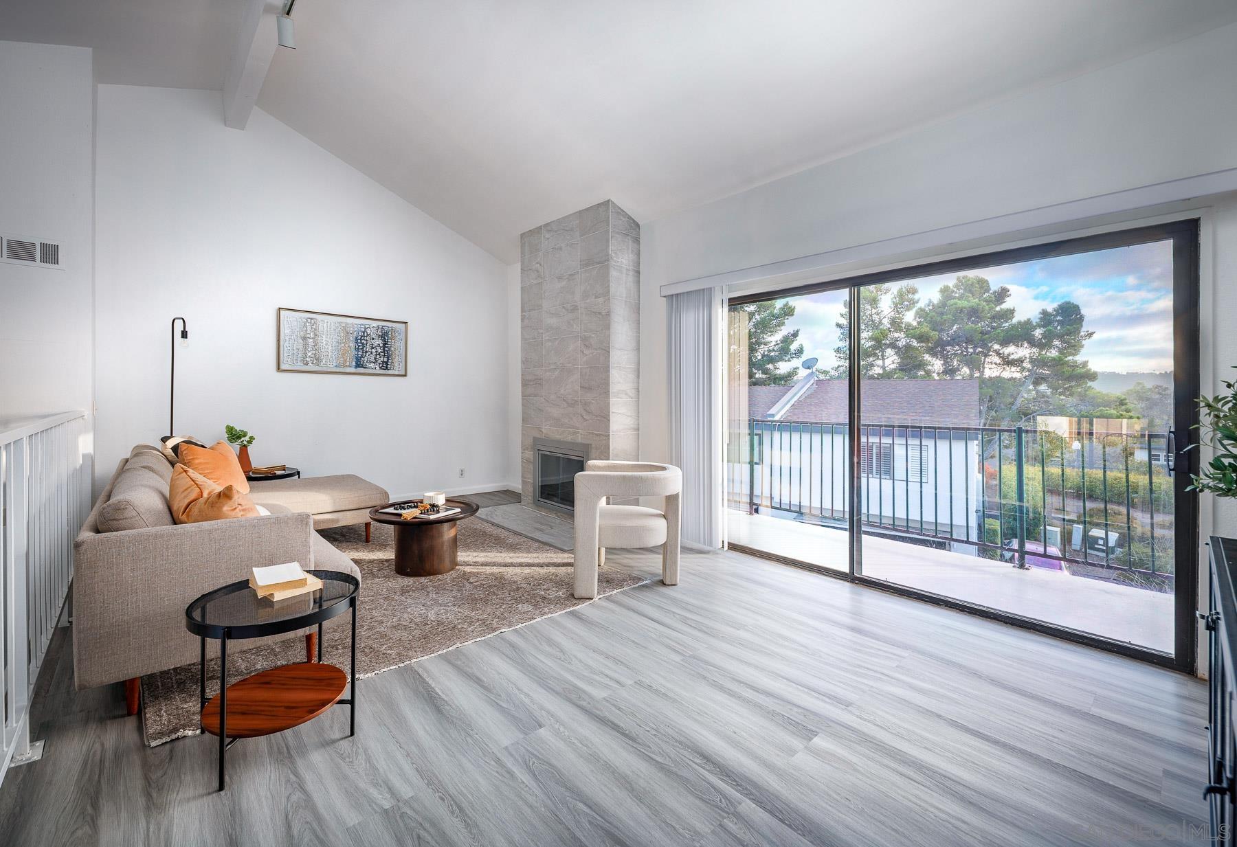 Front Image Thumbnail for SD250039021