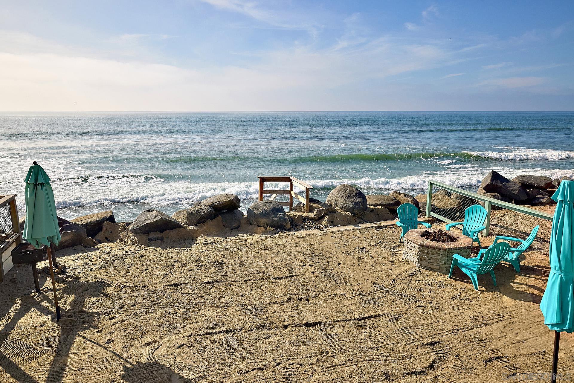 Detail Gallery Image 18 of 26 For 1123-25 S Pacific Street, Oceanside,  CA 92054 - 3 Beds | 3 Baths