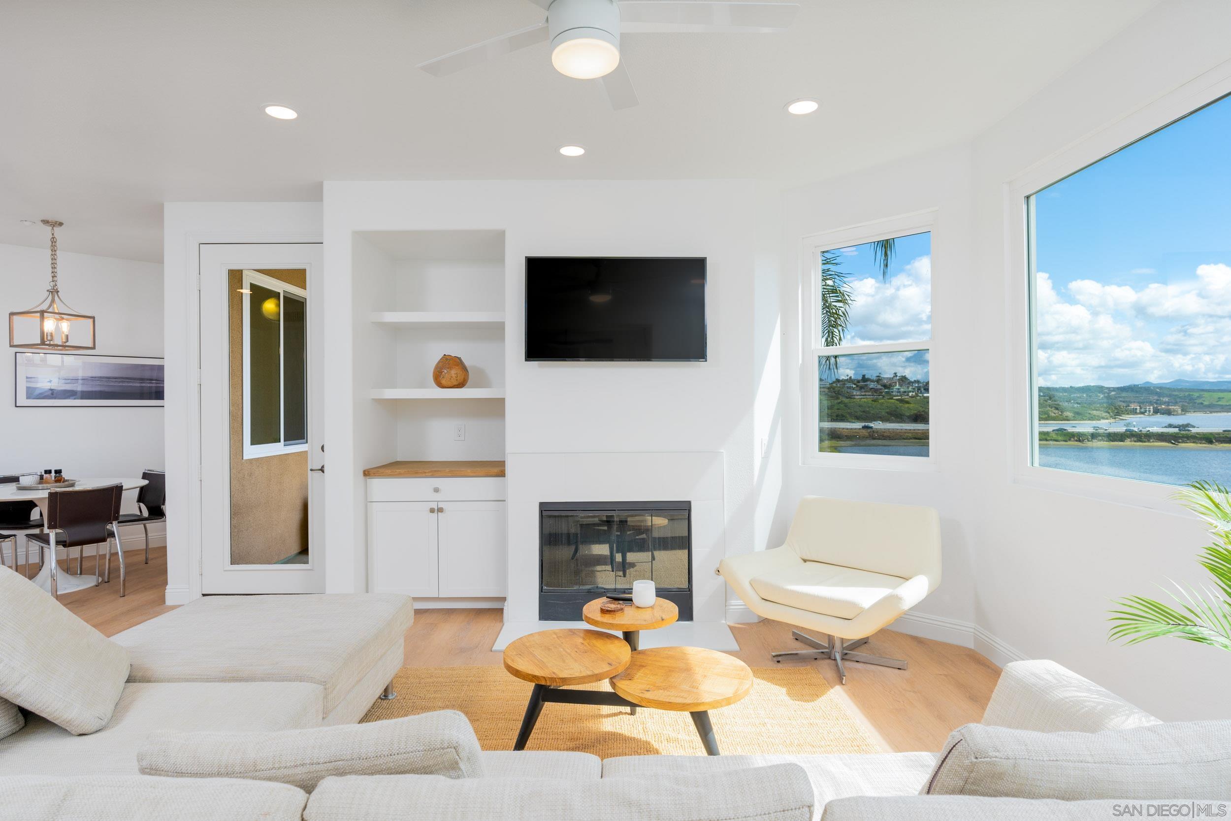 Detail Gallery Image 7 of 43 For 4025  Canario St  140, Carlsbad,  CA 92008 - 2 Beds | 2 Baths