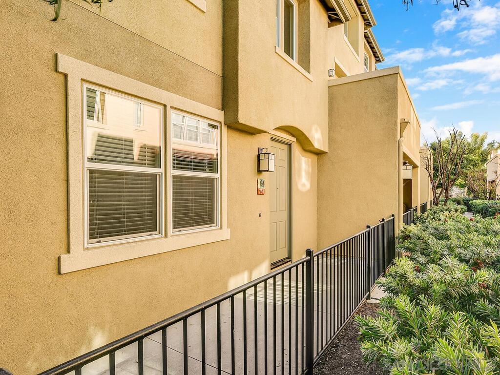 Detail Gallery Image 2 of 24 For 751  Paradise Way, National City,  CA 91950 - 2 Beds | 2 Baths