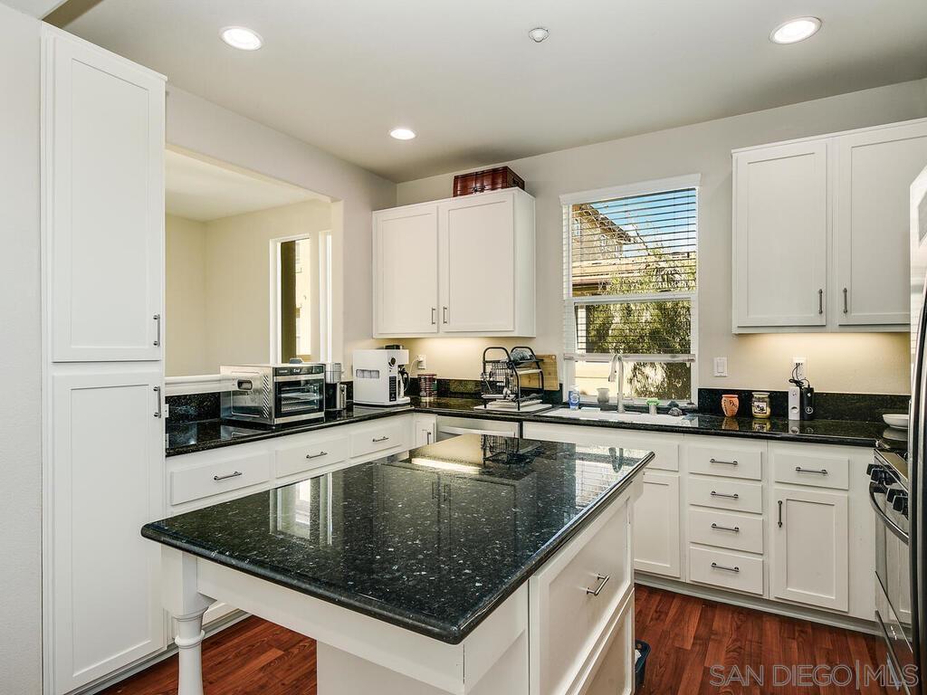 Detail Gallery Image 7 of 24 For 751  Paradise Way, National City,  CA 91950 - 2 Beds | 2 Baths