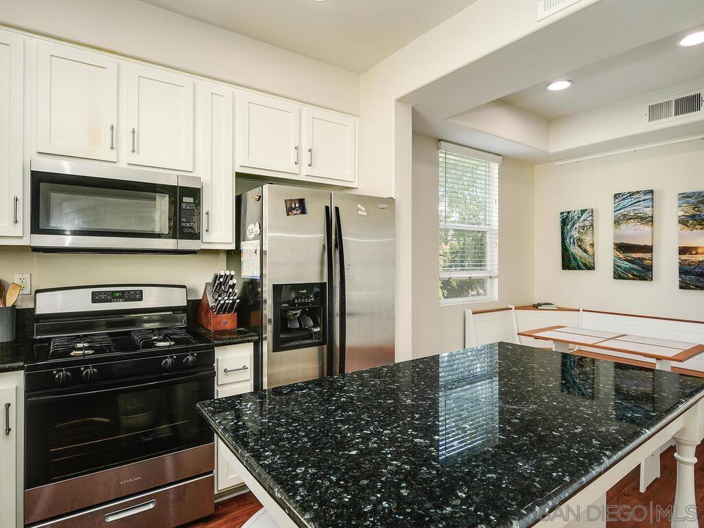 Detail Gallery Image 9 of 24 For 751  Paradise Way, National City,  CA 91950 - 2 Beds | 2 Baths