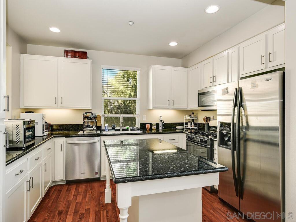 Detail Gallery Image 10 of 24 For 751  Paradise Way, National City,  CA 91950 - 2 Beds | 2 Baths