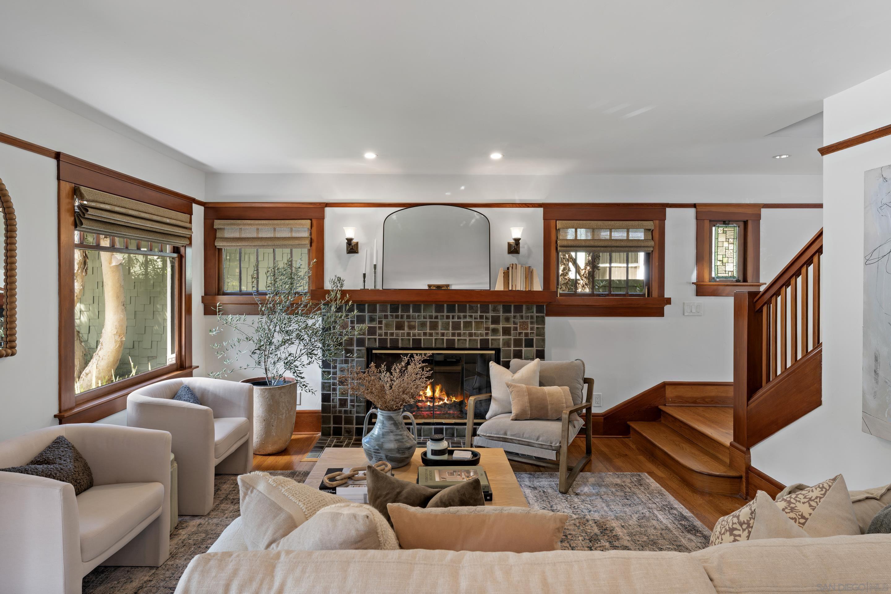 Front Image Thumbnail for SD250039083