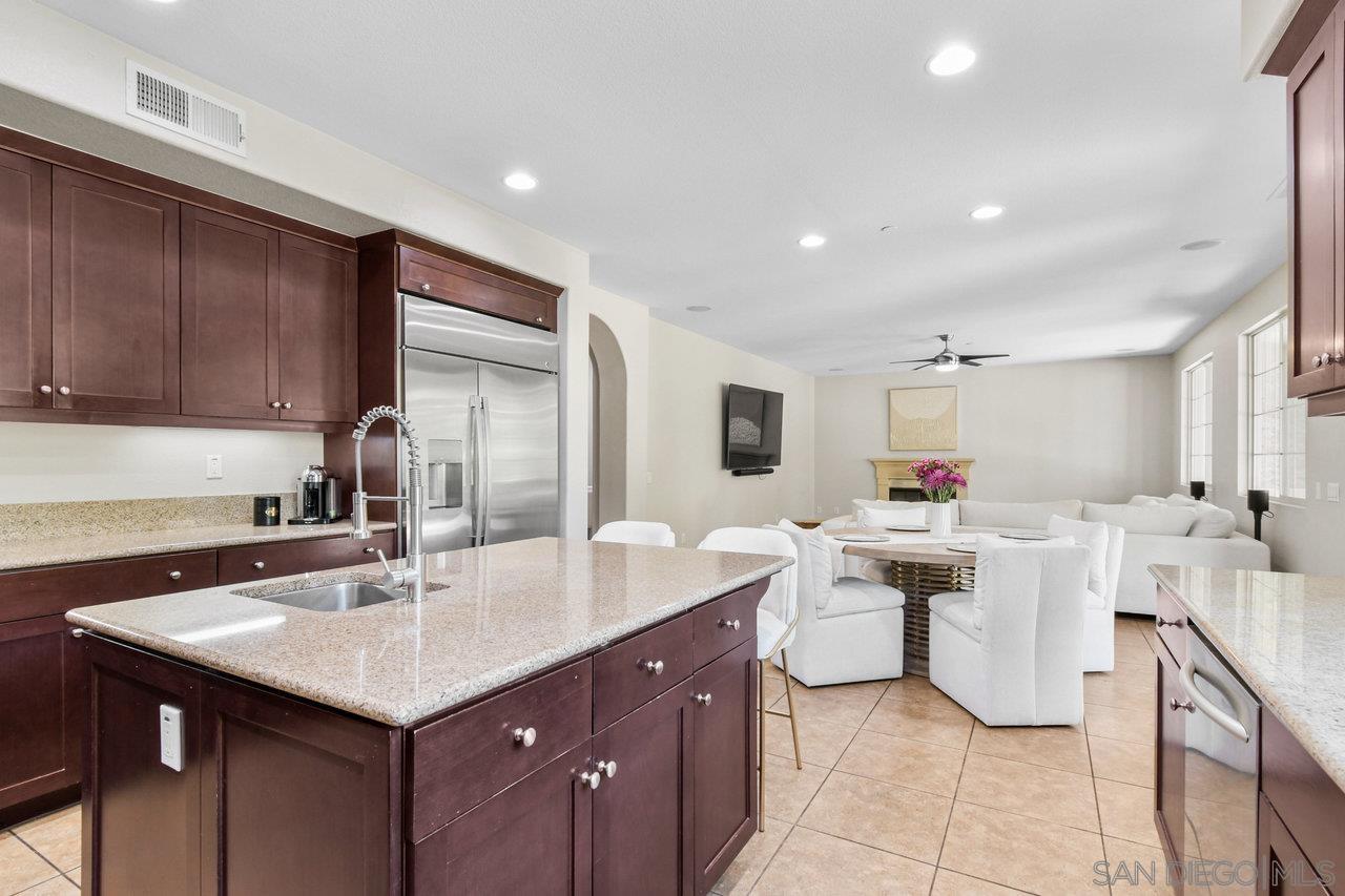 Detail Gallery Image 13 of 73 For 2957  Ranch Gate Rd, Chula Vista,  CA 91914 - 6 Beds | 5/1 Baths