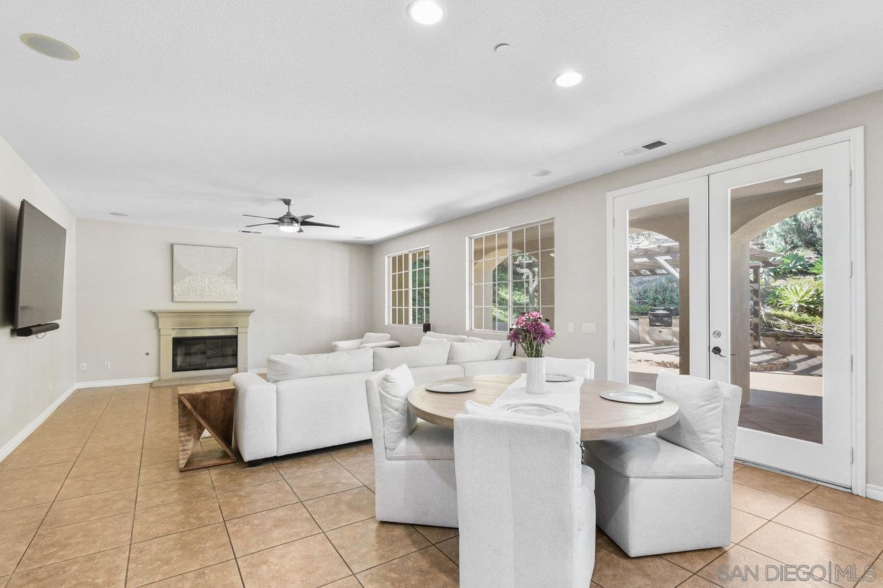 Detail Gallery Image 17 of 73 For 2957  Ranch Gate Rd, Chula Vista,  CA 91914 - 6 Beds | 5/1 Baths