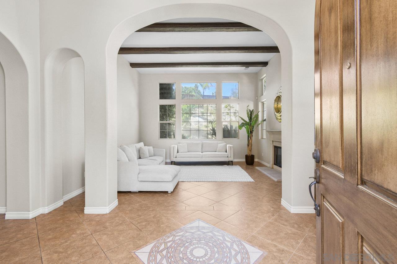 Detail Gallery Image 6 of 73 For 2957  Ranch Gate Rd, Chula Vista,  CA 91914 - 6 Beds | 5/1 Baths