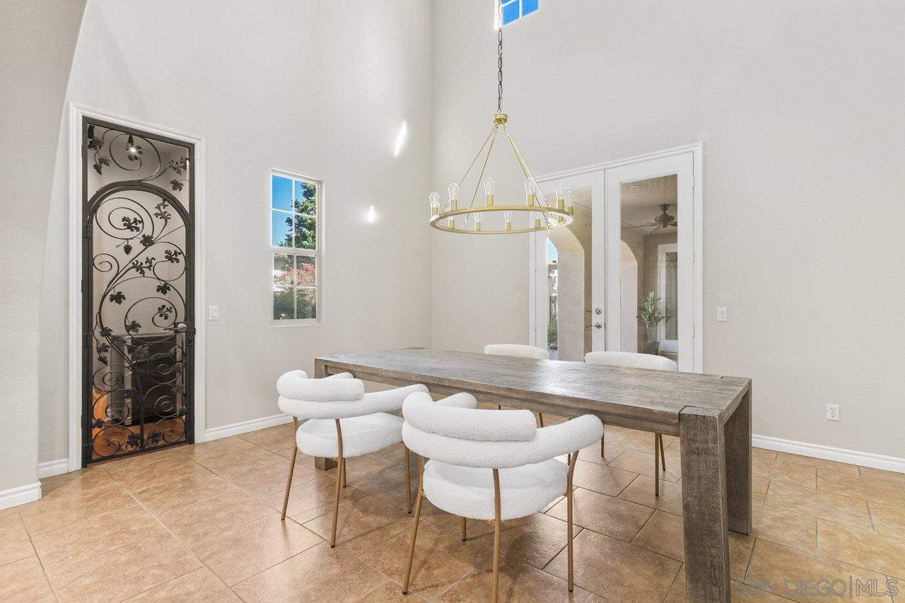 Detail Gallery Image 9 of 73 For 2957  Ranch Gate Rd, Chula Vista,  CA 91914 - 6 Beds | 5/1 Baths