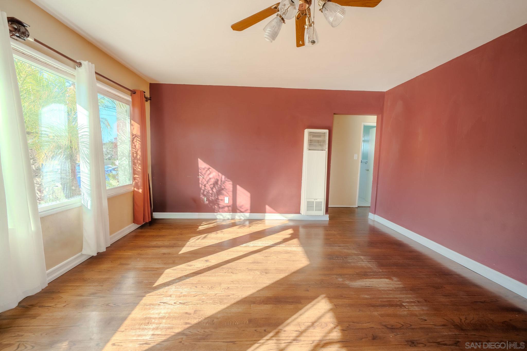 Detail Gallery Image 6 of 36 For 2361  Calle Tortuosa, San Diego,  CA 92139 - 4 Beds | 2 Baths