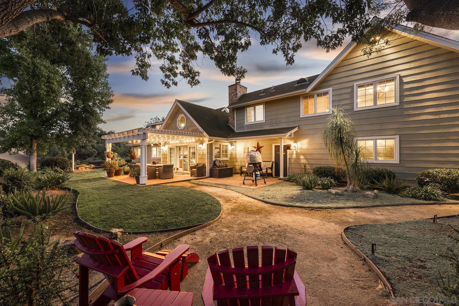 Detail Gallery Image 2 of 50 For 20455  Elfin Forest Road, Escondido,  CA 92029 - 5 Beds | 4 Baths