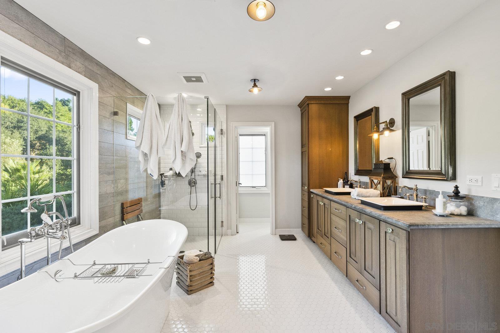 Detail Gallery Image 28 of 50 For 20455  Elfin Forest Road, Escondido,  CA 92029 - 5 Beds | 4 Baths