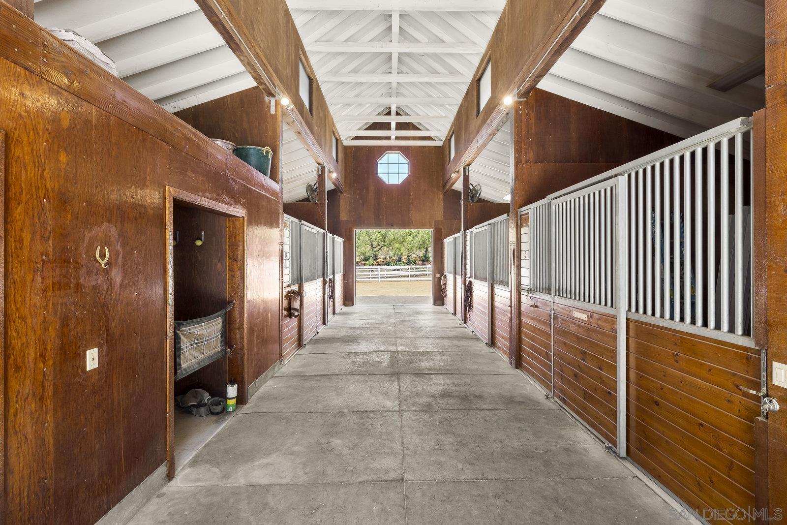 Detail Gallery Image 40 of 50 For 20455  Elfin Forest Road, Escondido,  CA 92029 - 5 Beds | 4 Baths