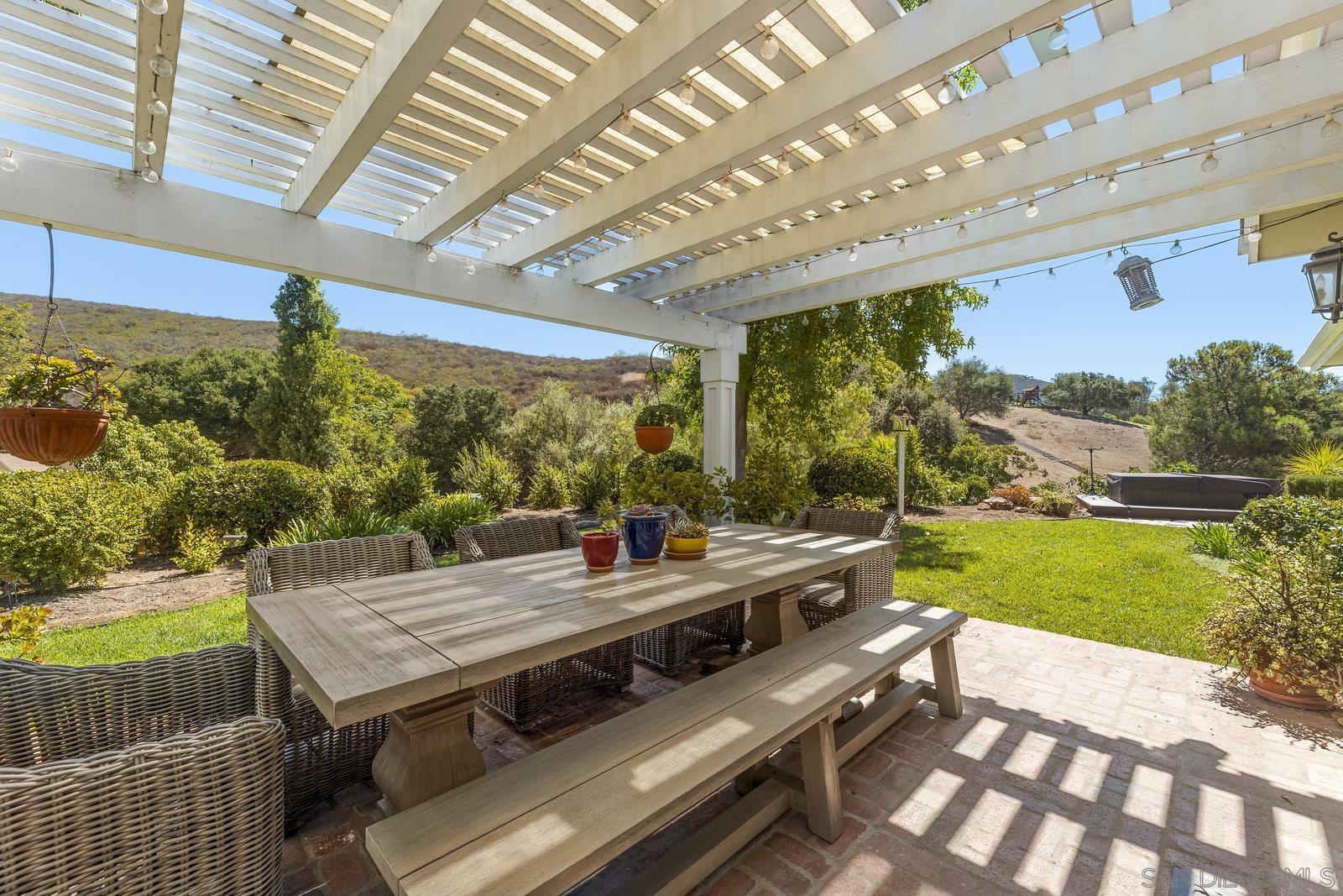 Detail Gallery Image 8 of 50 For 20455  Elfin Forest Road, Escondido,  CA 92029 - 5 Beds | 4 Baths