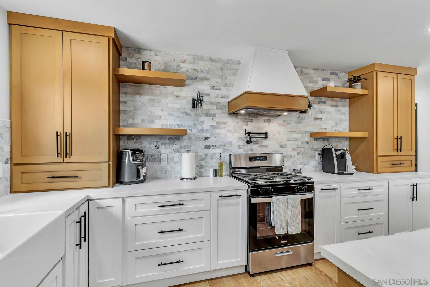 Detail Gallery Image 12 of 58 For 14085  Proctor Valley Road, Jamul,  CA 91935 - 5 Beds | 3 Baths