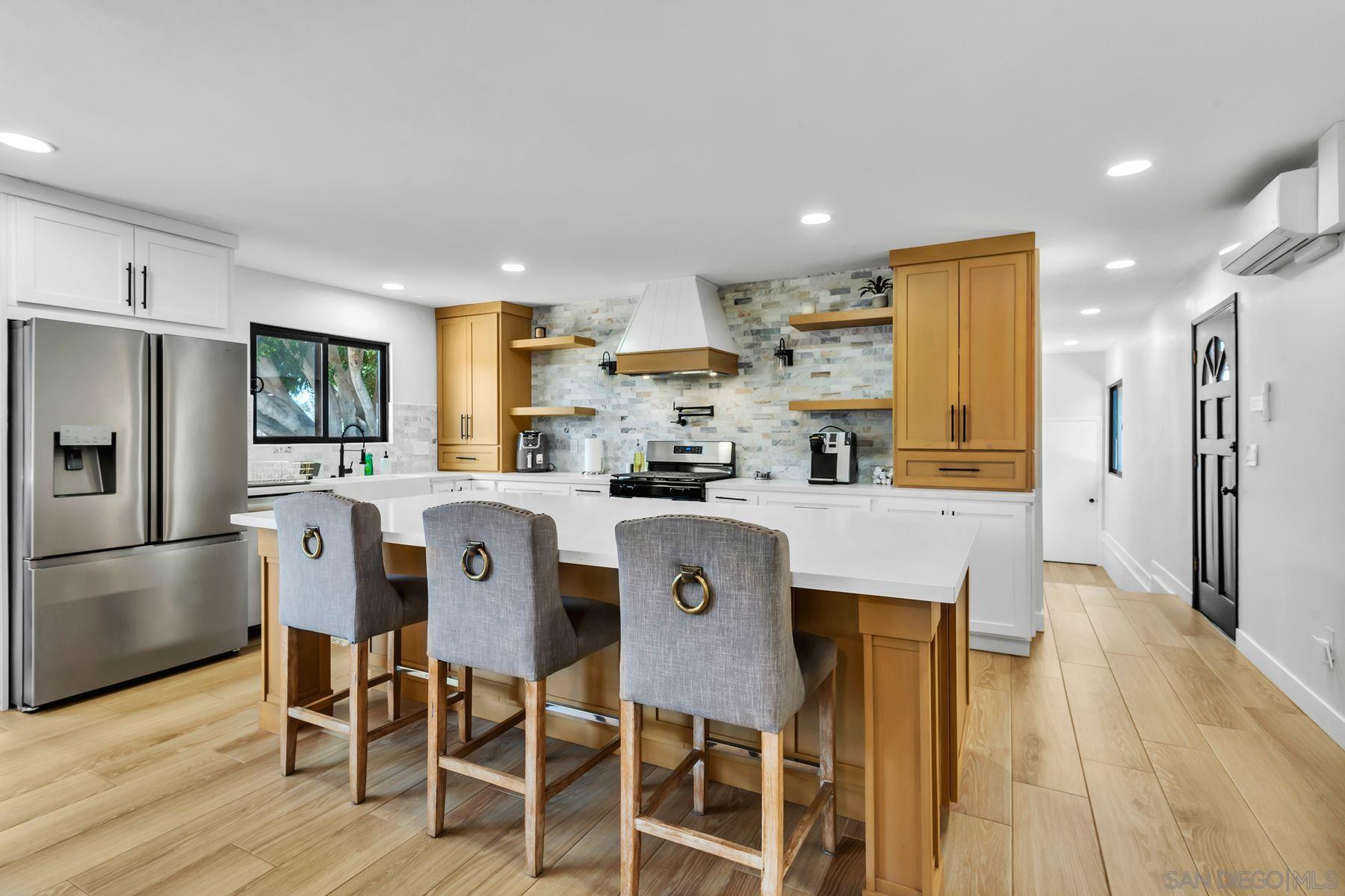 Detail Gallery Image 6 of 58 For 14085  Proctor Valley Road, Jamul,  CA 91935 - 5 Beds | 3 Baths