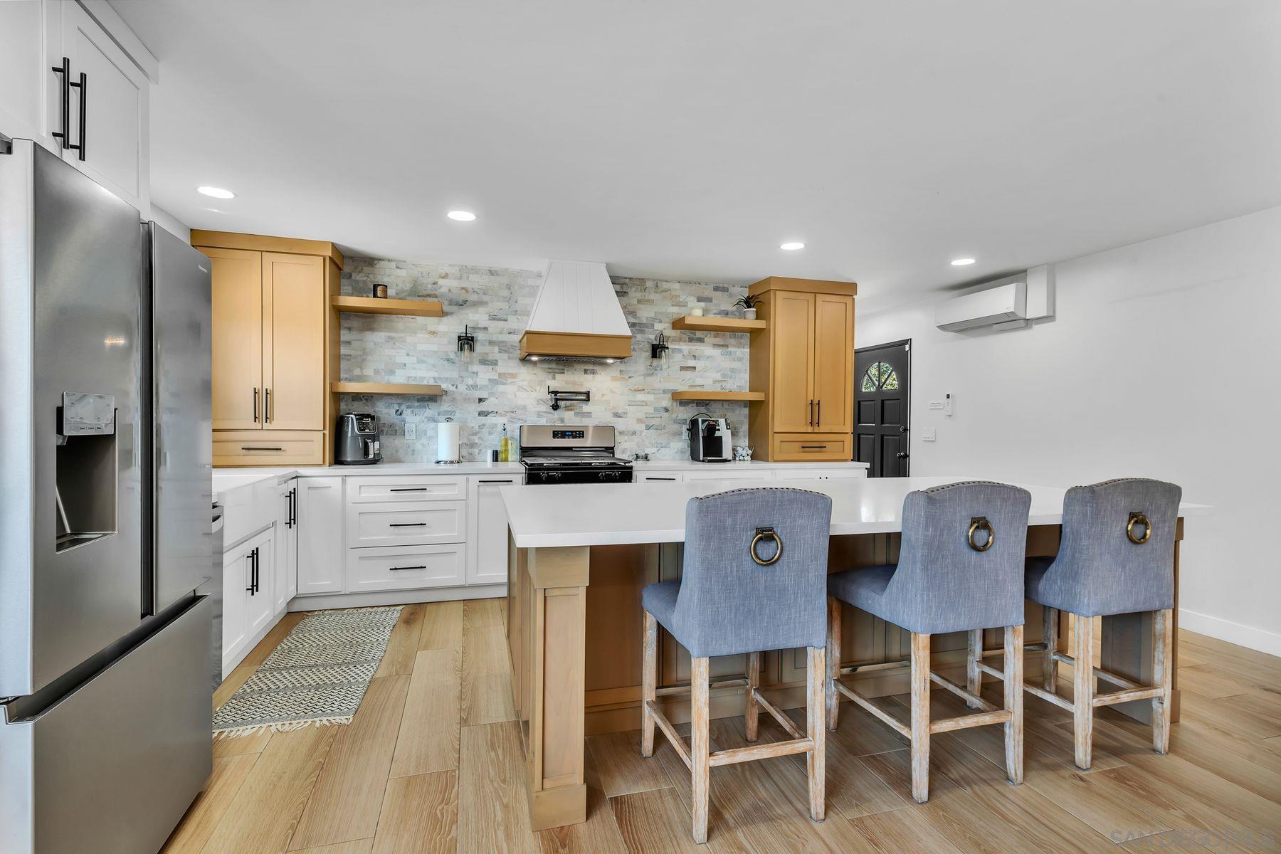 Detail Gallery Image 8 of 58 For 14085  Proctor Valley Road, Jamul,  CA 91935 - 5 Beds | 3 Baths