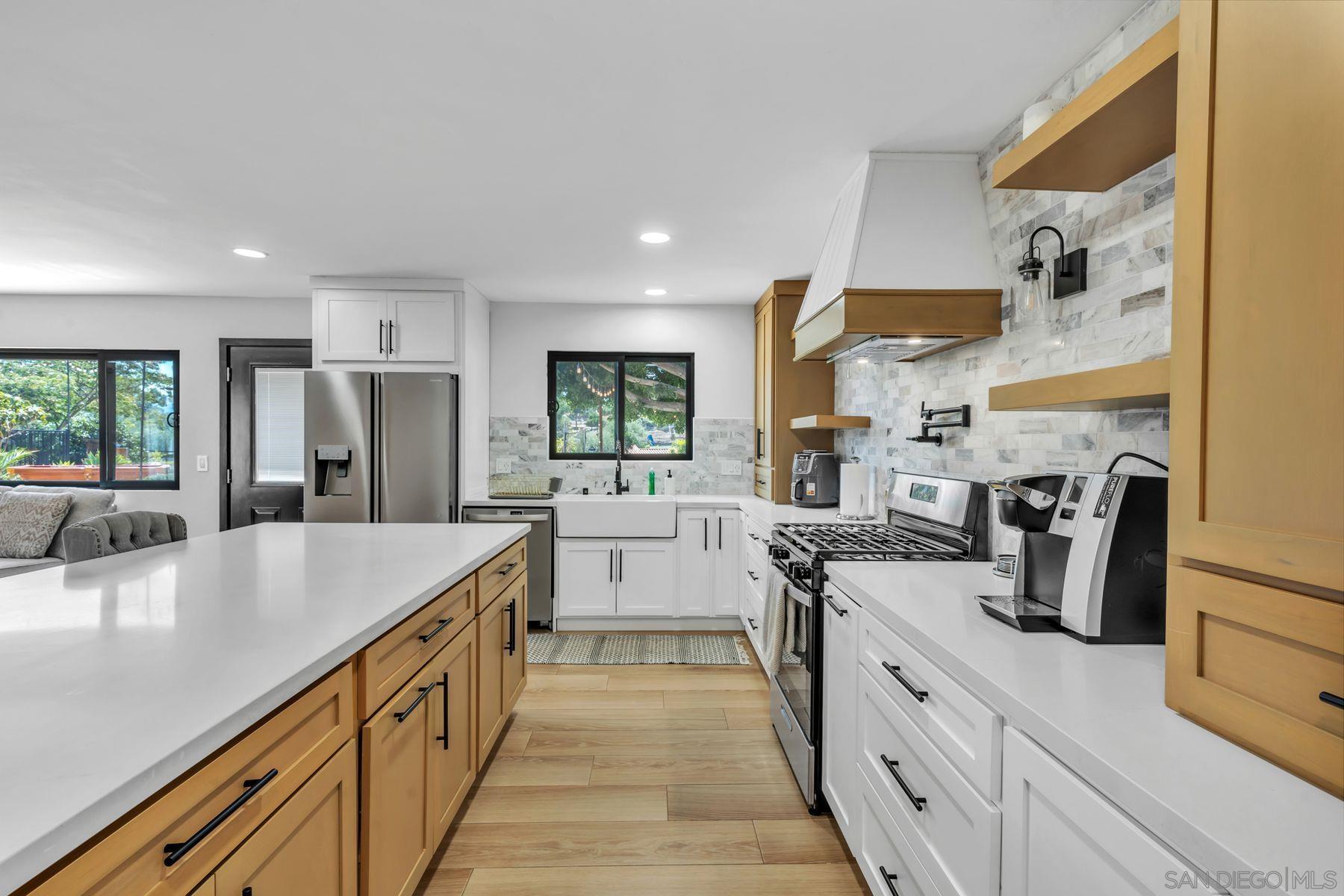 Detail Gallery Image 9 of 58 For 14085  Proctor Valley Road, Jamul,  CA 91935 - 5 Beds | 3 Baths