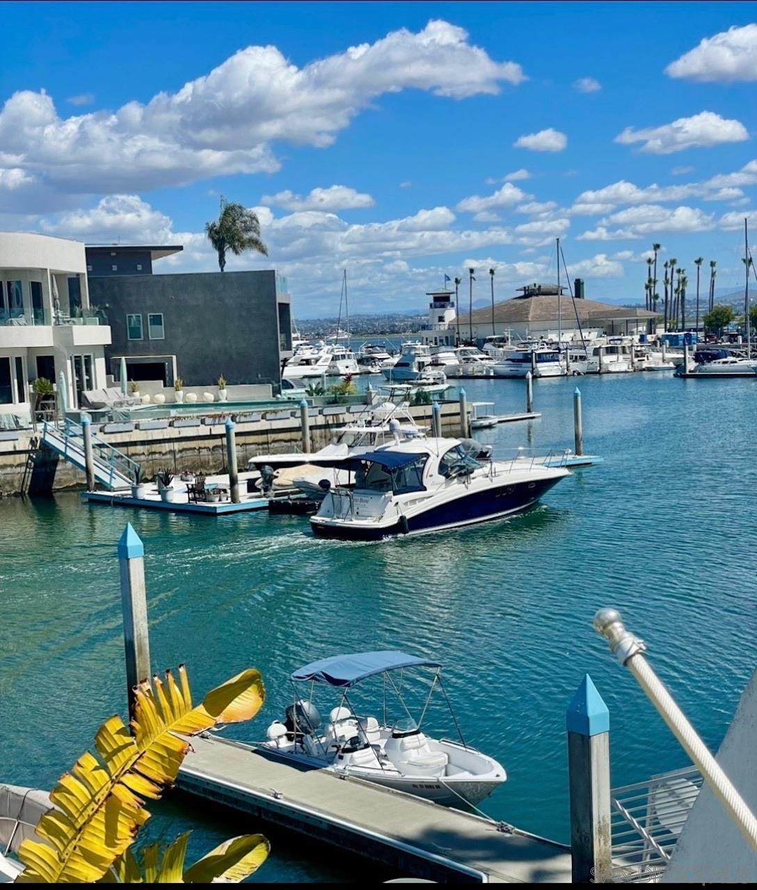 Front Image Thumbnail for SD250039111