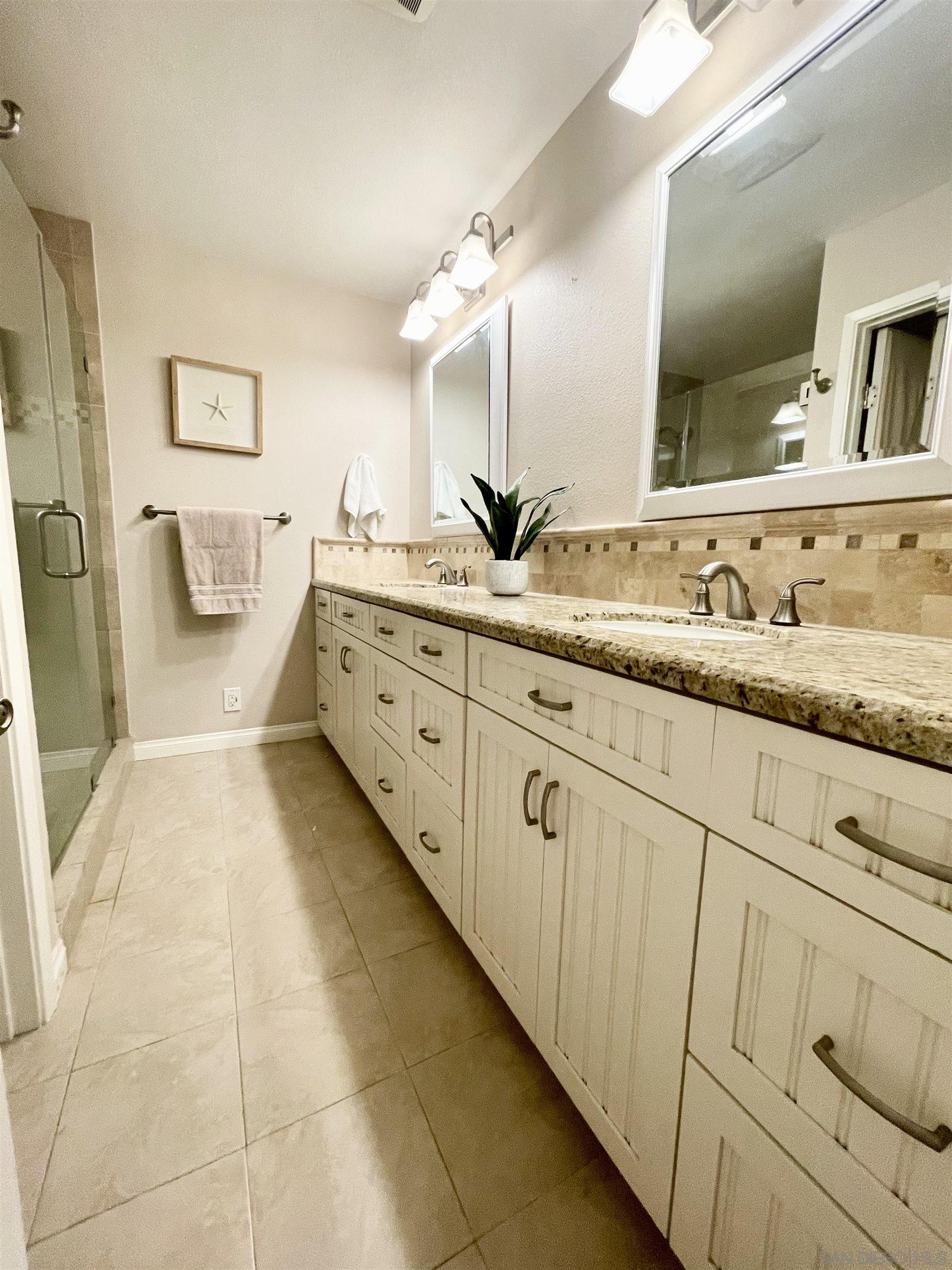 Detail Gallery Image 9 of 10 For 48  Antigua Ct, Coronado,  CA 92118 - 2 Beds | 2 Baths