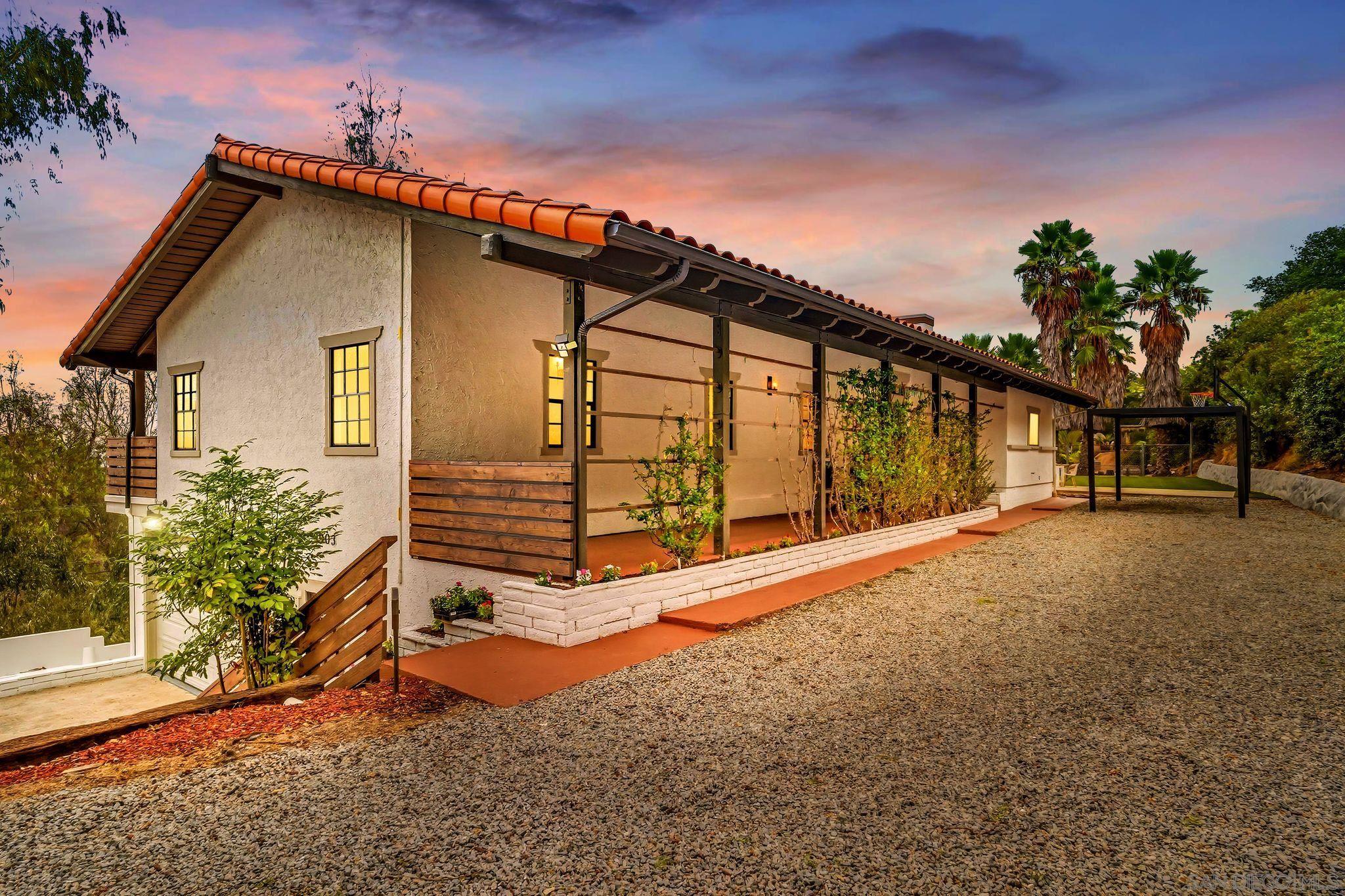 Front Image Thumbnail for SD250039132