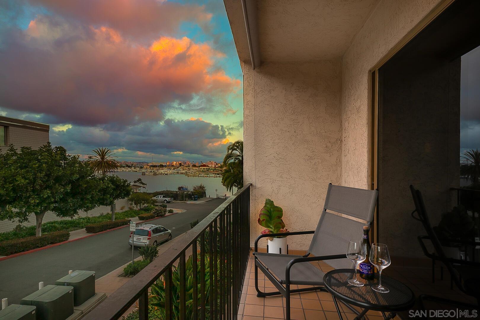 Detail Gallery Image 20 of 35 For 2915  Lawrence Street  9, San Diego,  CA 92106 - 2 Beds | 2 Baths