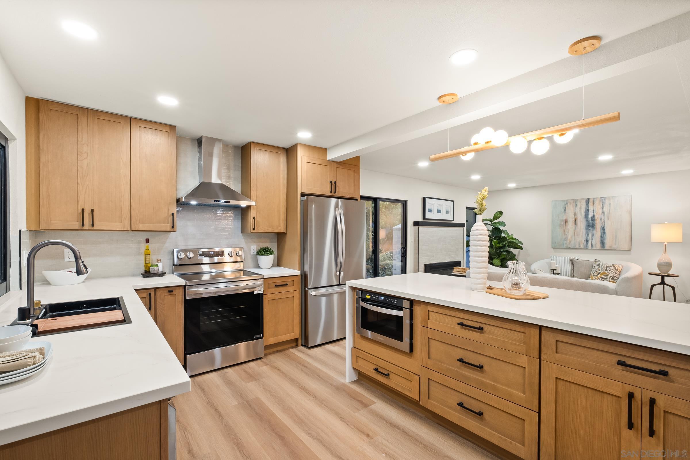 Front Image Thumbnail for SD250039210