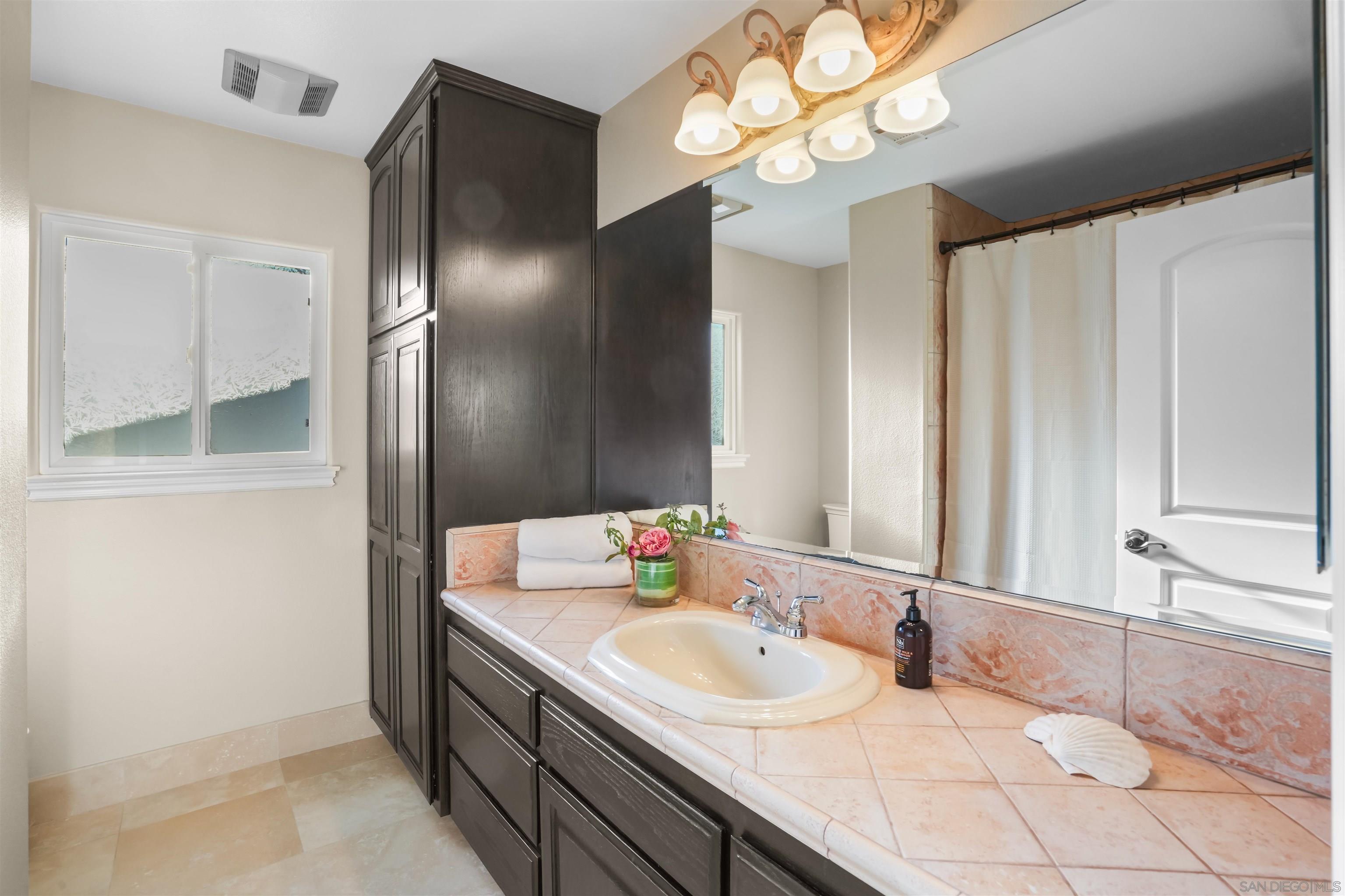 Detail Gallery Image 27 of 41 For 22590  Canyon Lake Drive South, Sun City,  CA 92587 - 5 Beds | 2/1 Baths