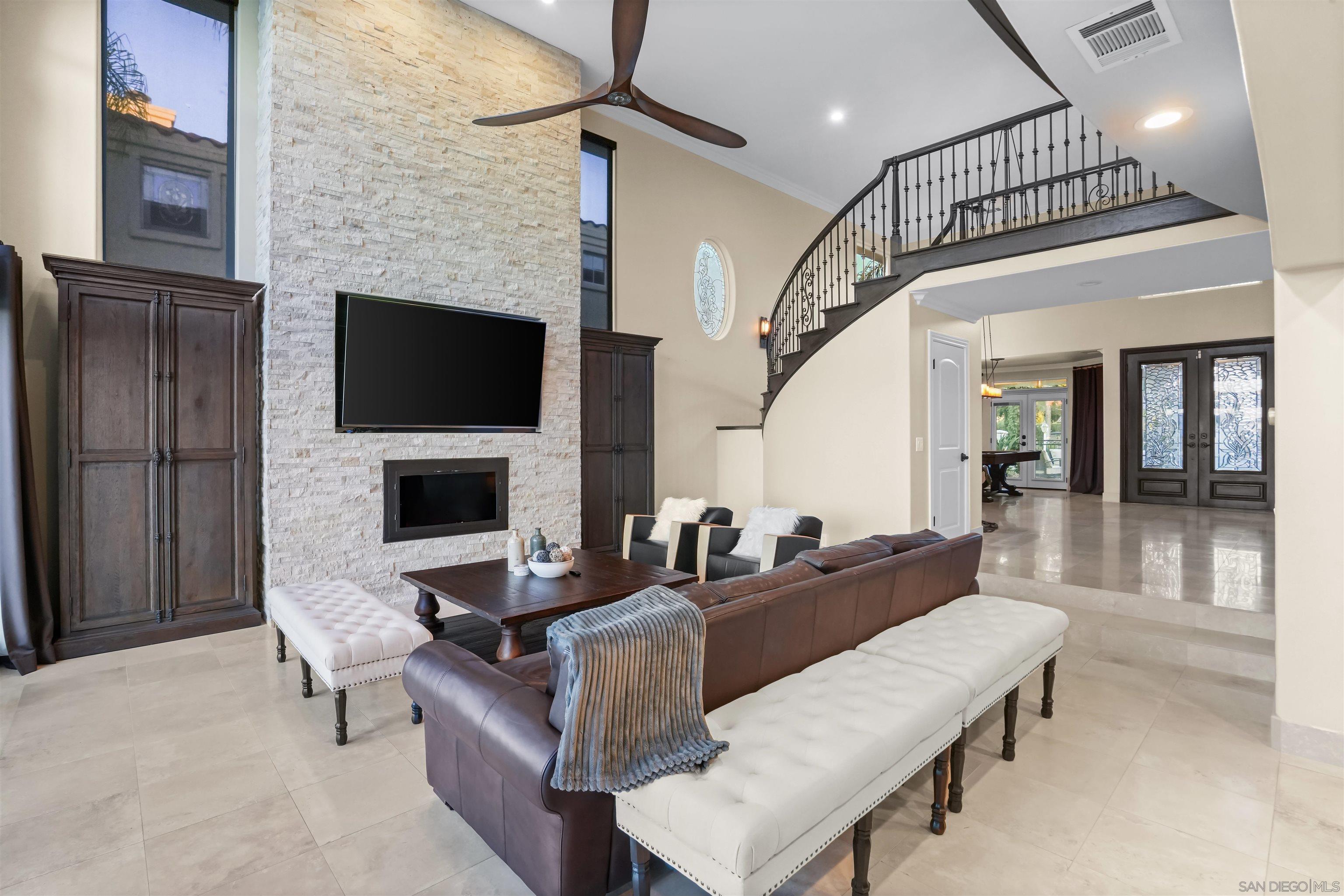 Detail Gallery Image 8 of 41 For 22590  Canyon Lake Drive South, Sun City,  CA 92587 - 5 Beds | 2/1 Baths