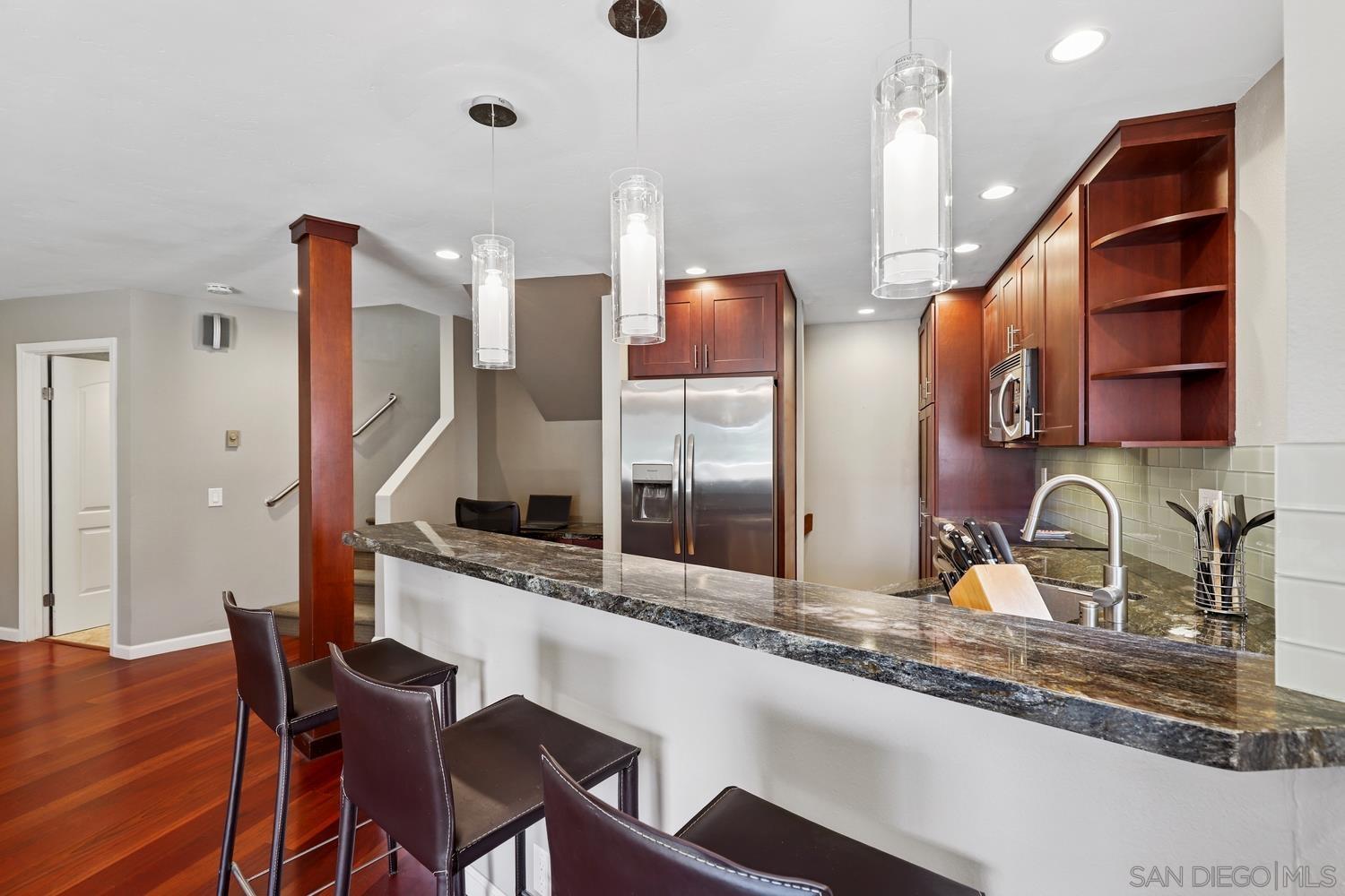 Front Image Thumbnail for SD250039269