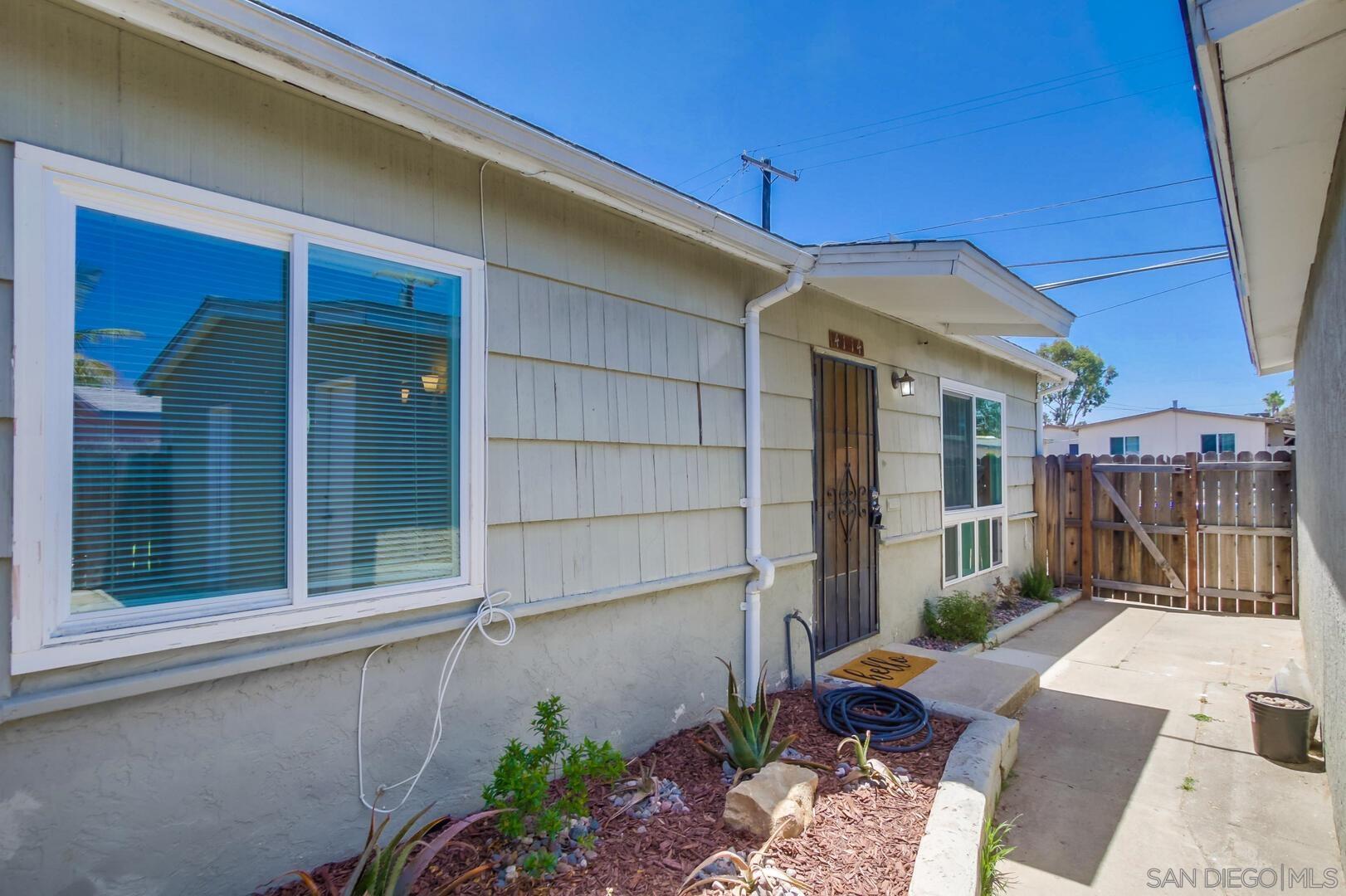 Detail Gallery Image 4 of 30 For 4114  Fond Du Lac Ave, San Diego,  CA 92117 - 2 Beds | 1 Baths