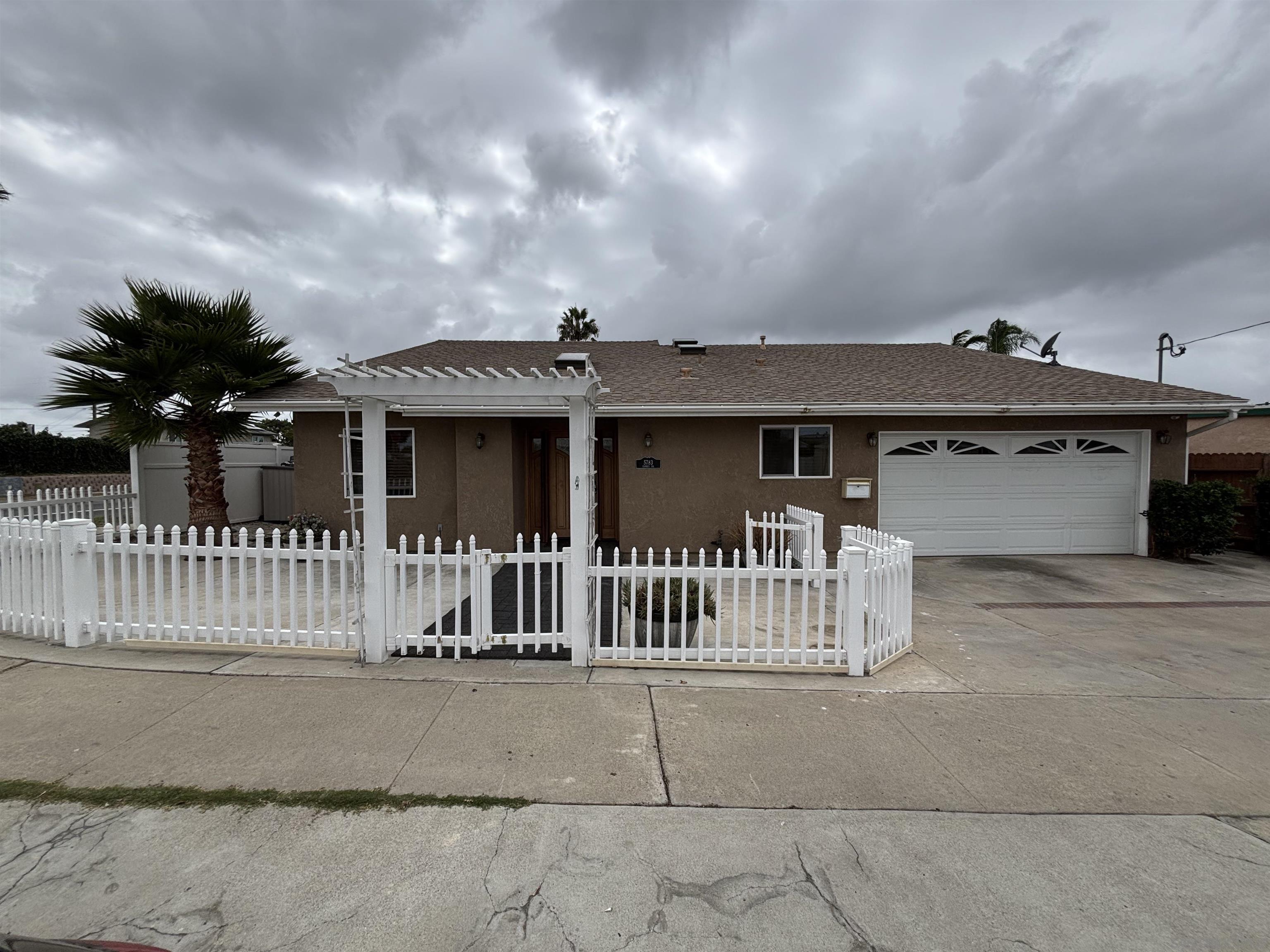 Front Image Thumbnail for SD250039287