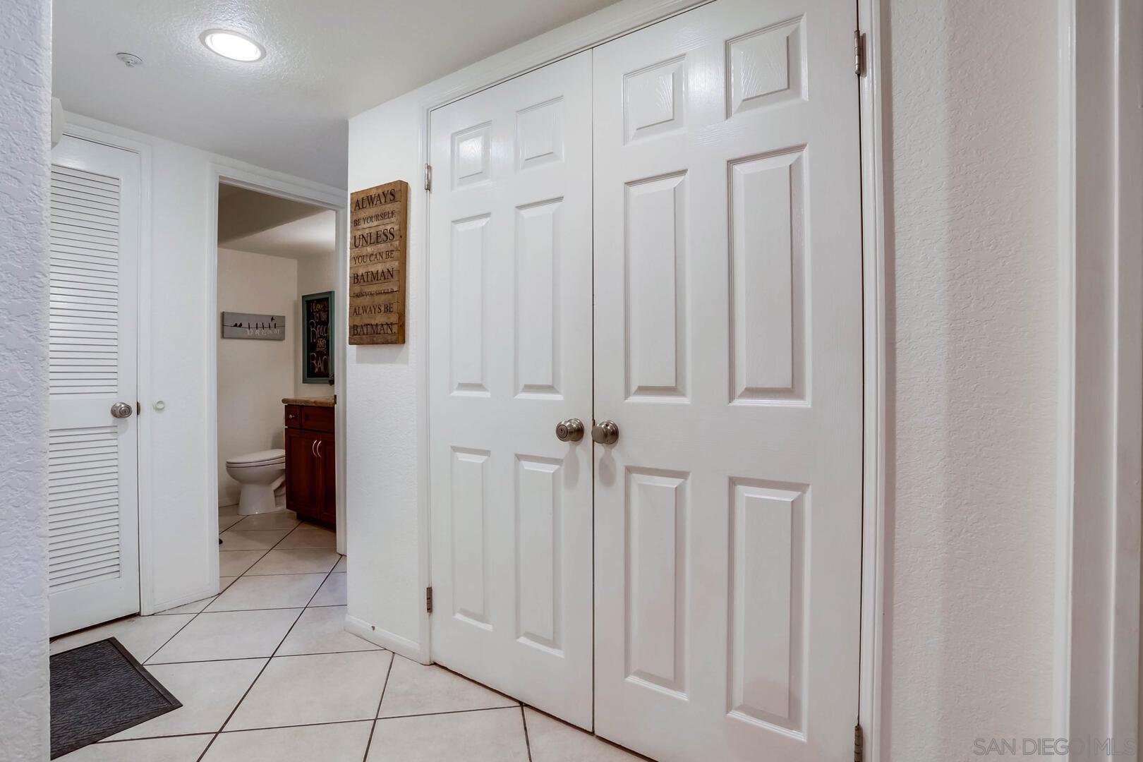 Detail Gallery Image 11 of 23 For 807  Devon Ct, San Diego,  CA 92109 - 2 Beds | 2 Baths